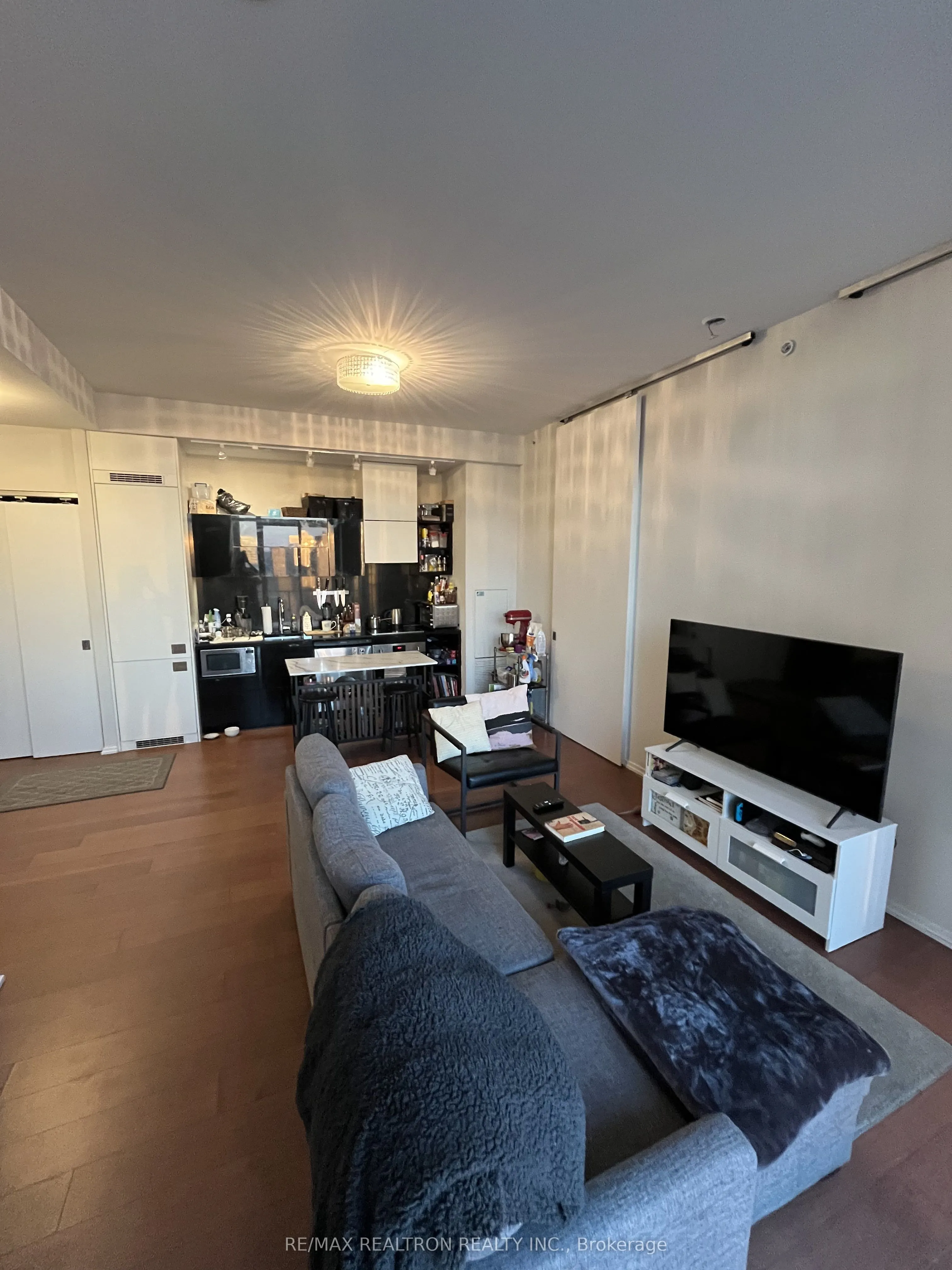 125 Peter Street, #8