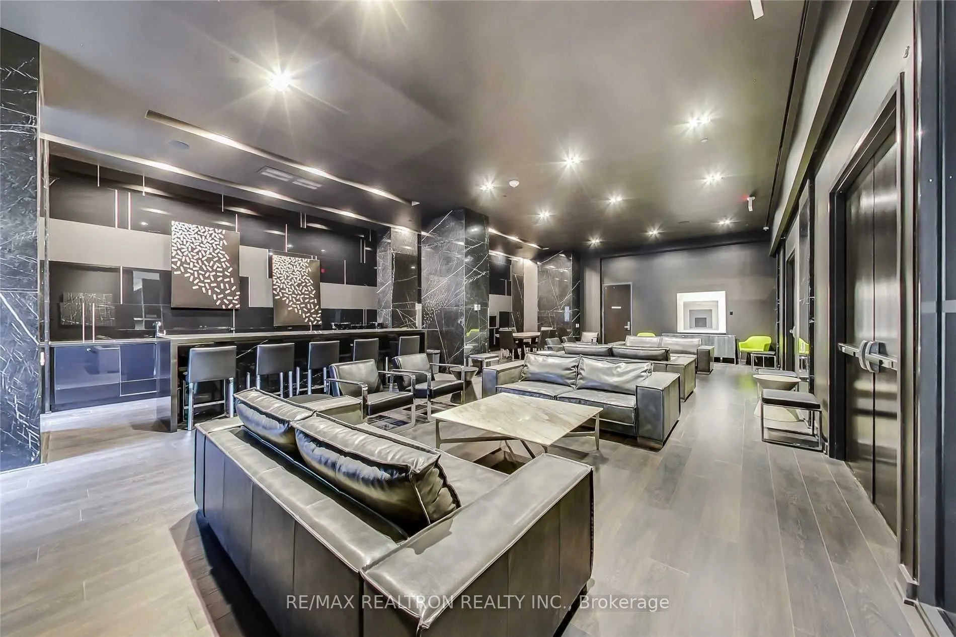 125 Peter Street, #8