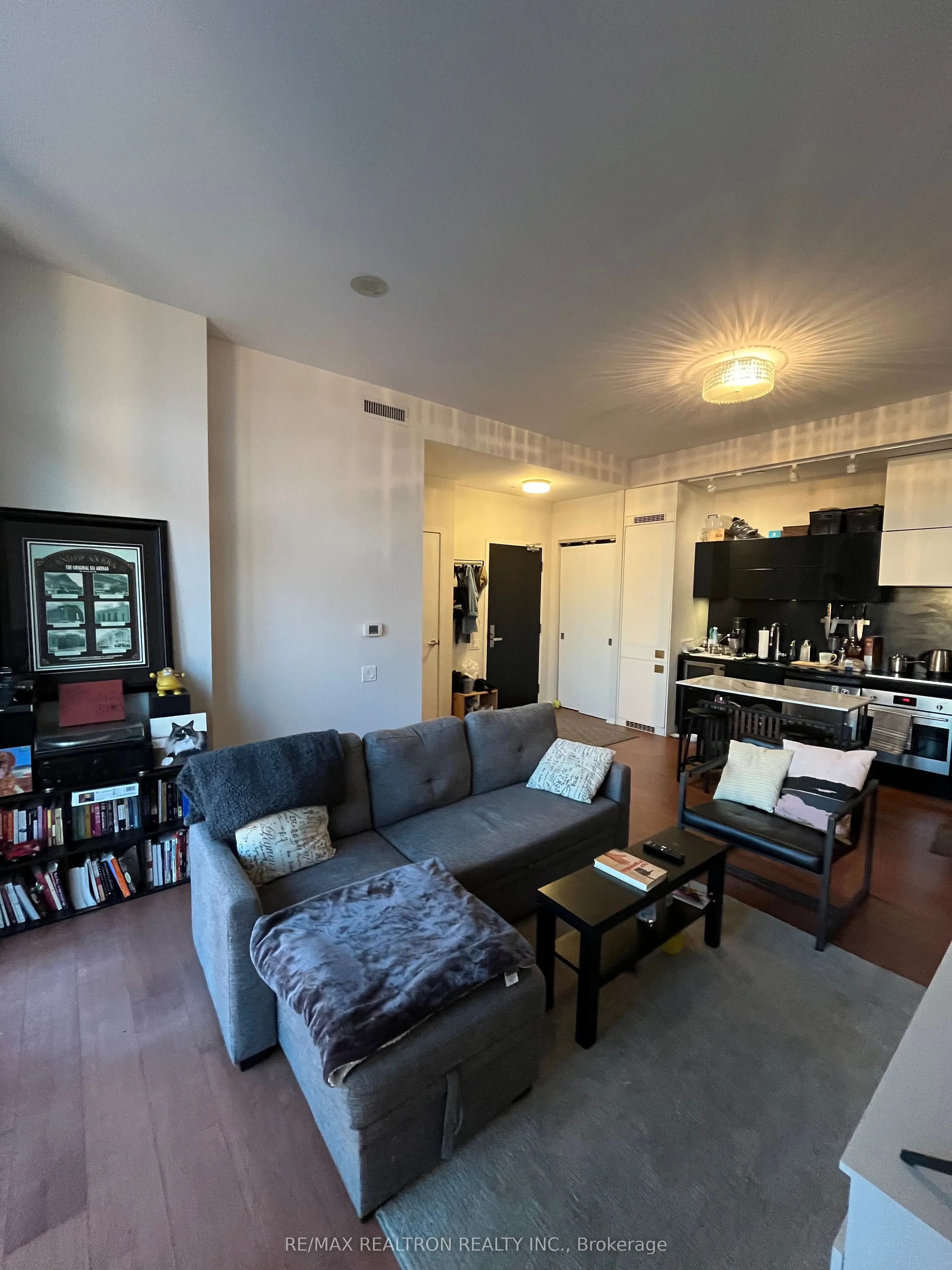 125 Peter Street, #8