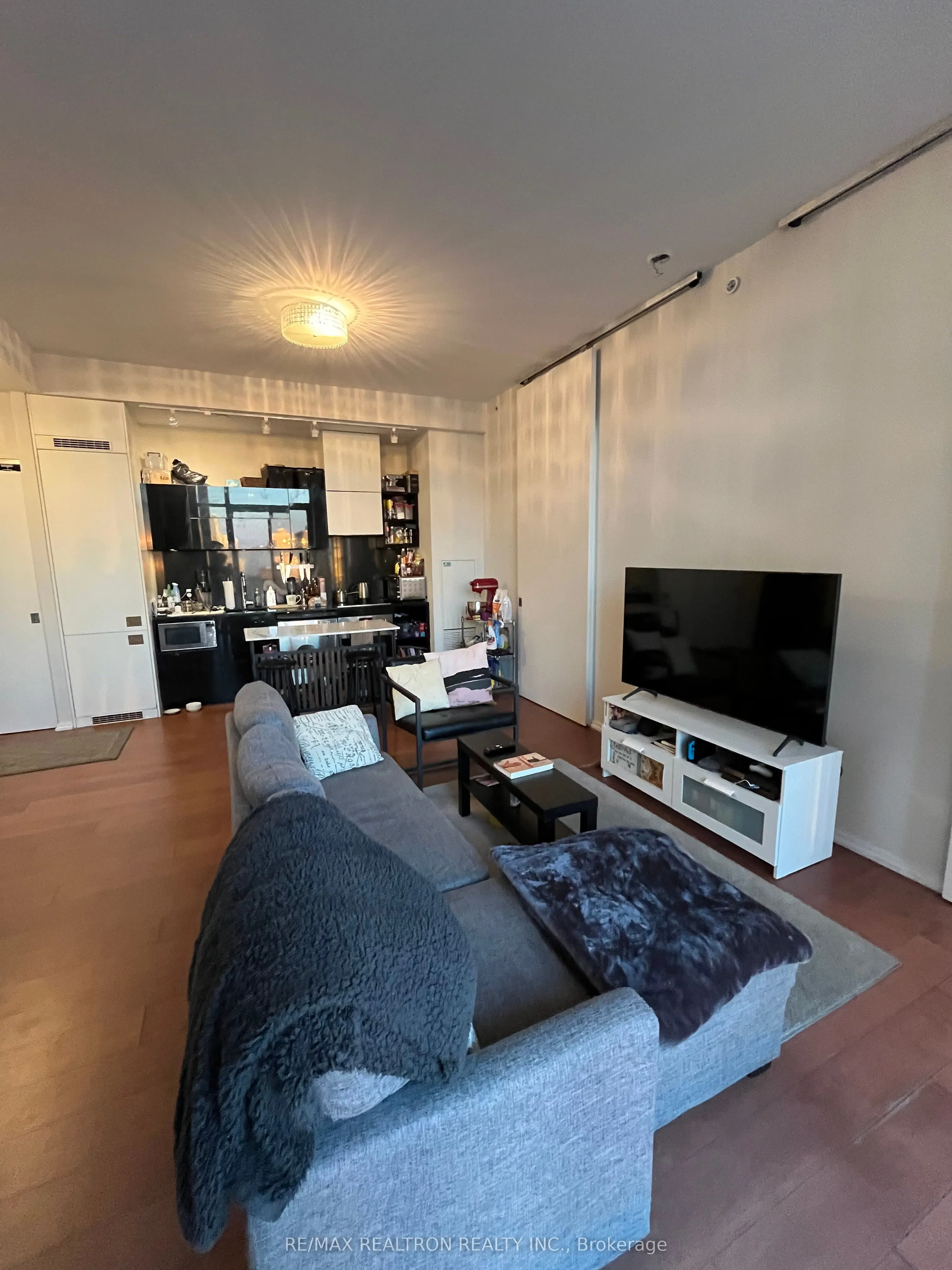125 Peter Street, #8