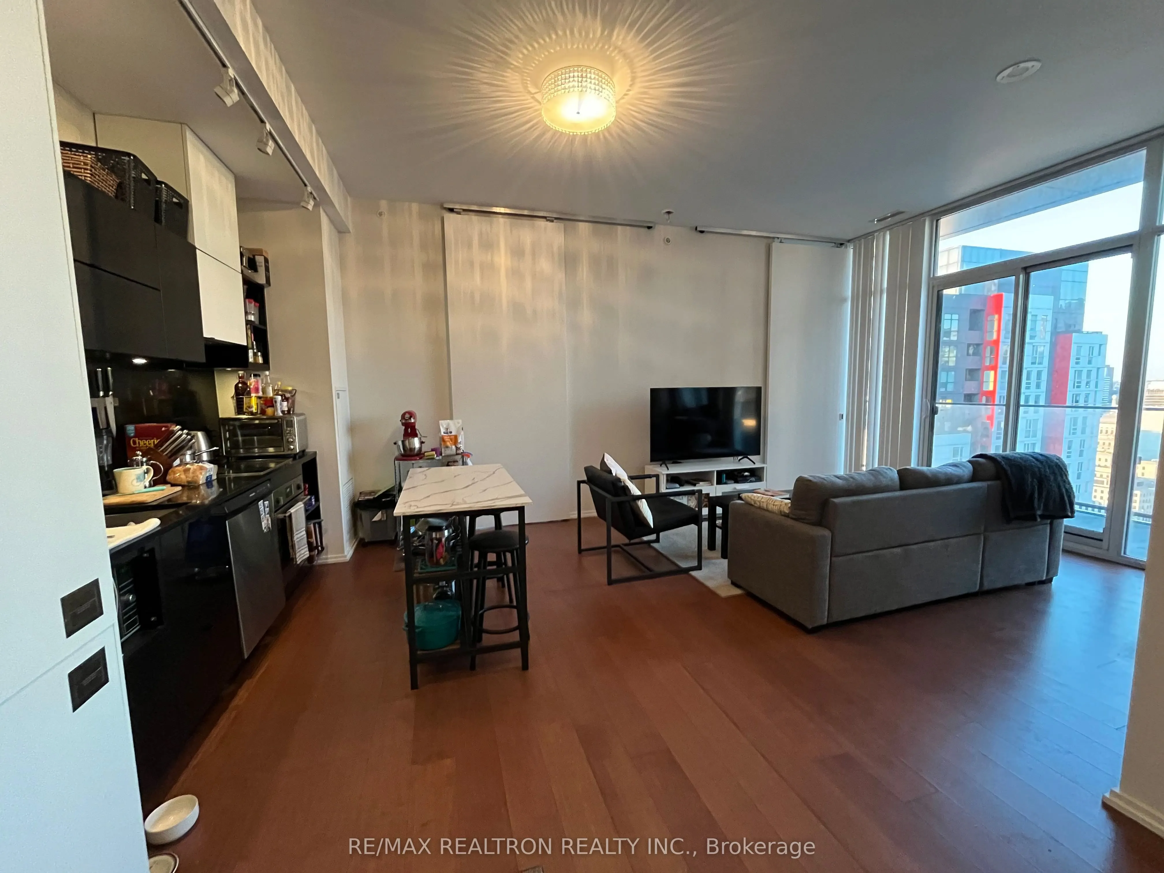 125 Peter Street, #8