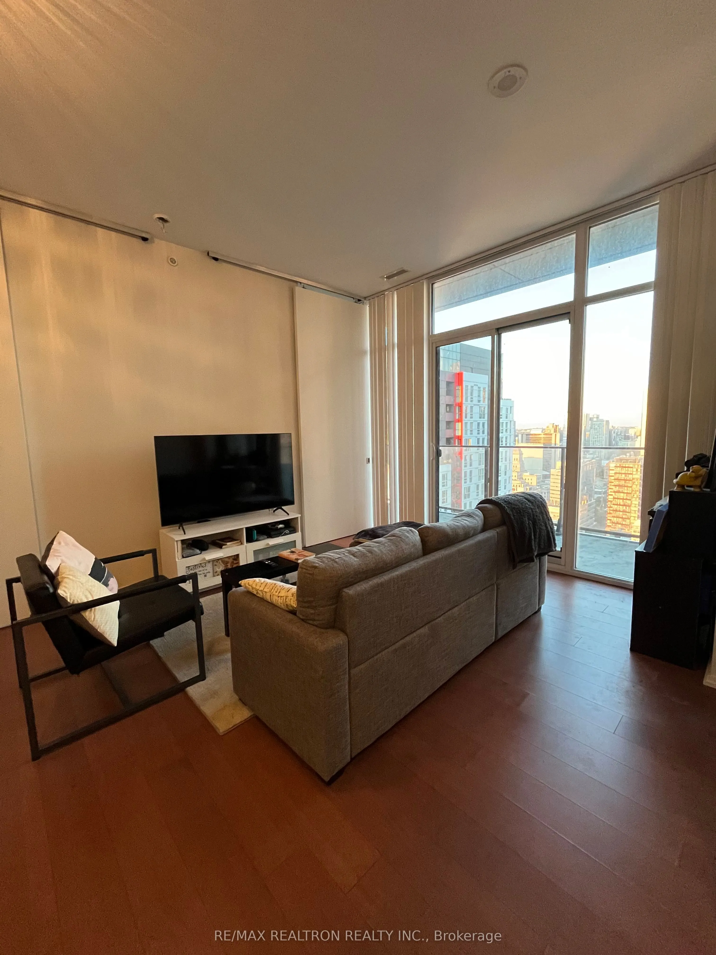 125 Peter Street, #8