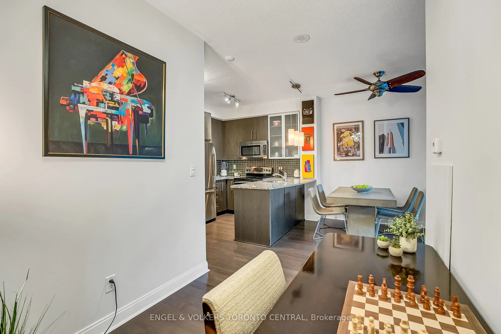 18 Yorkville Avenue, #306