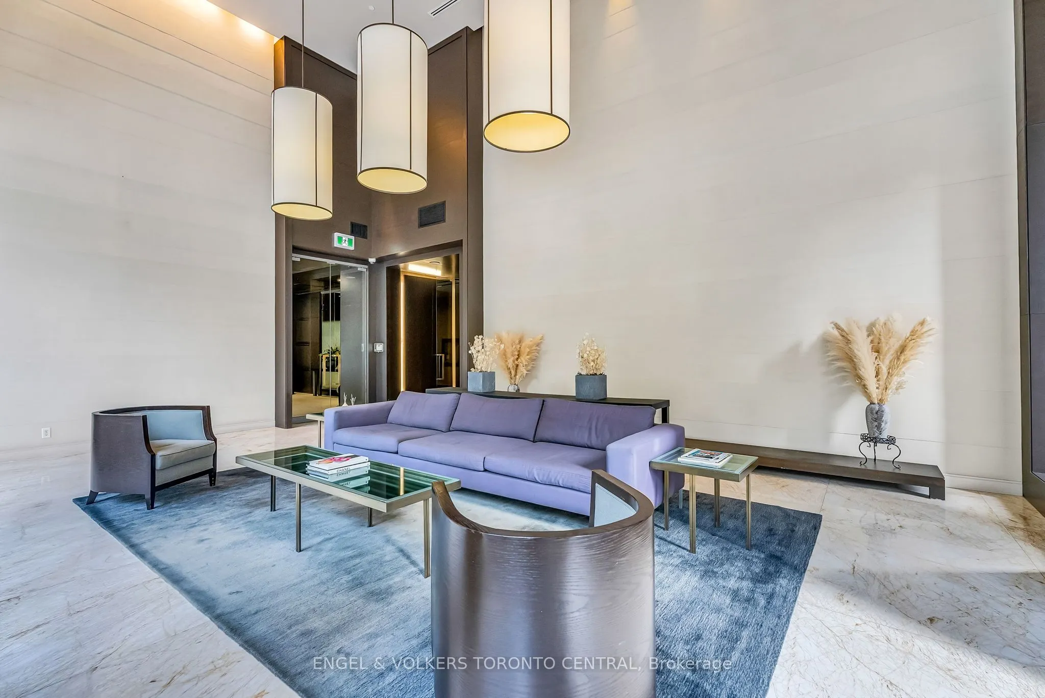 18 Yorkville Avenue, #306