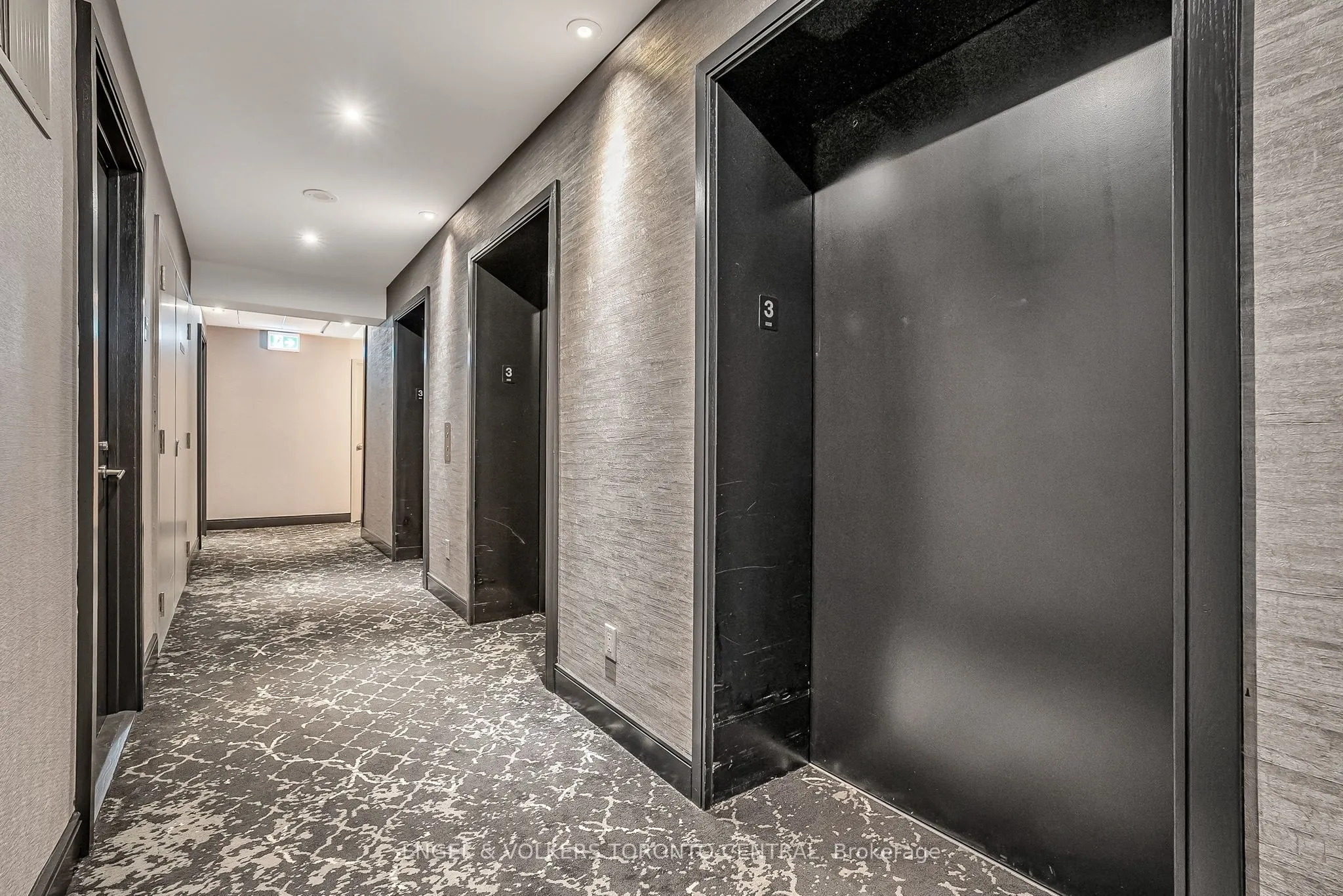 18 Yorkville Avenue, #306