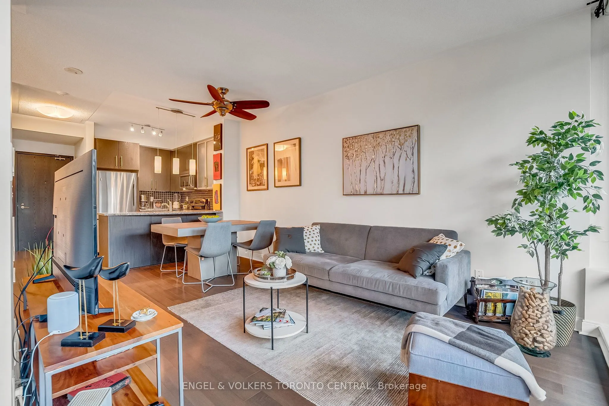 18 Yorkville Avenue, #306
