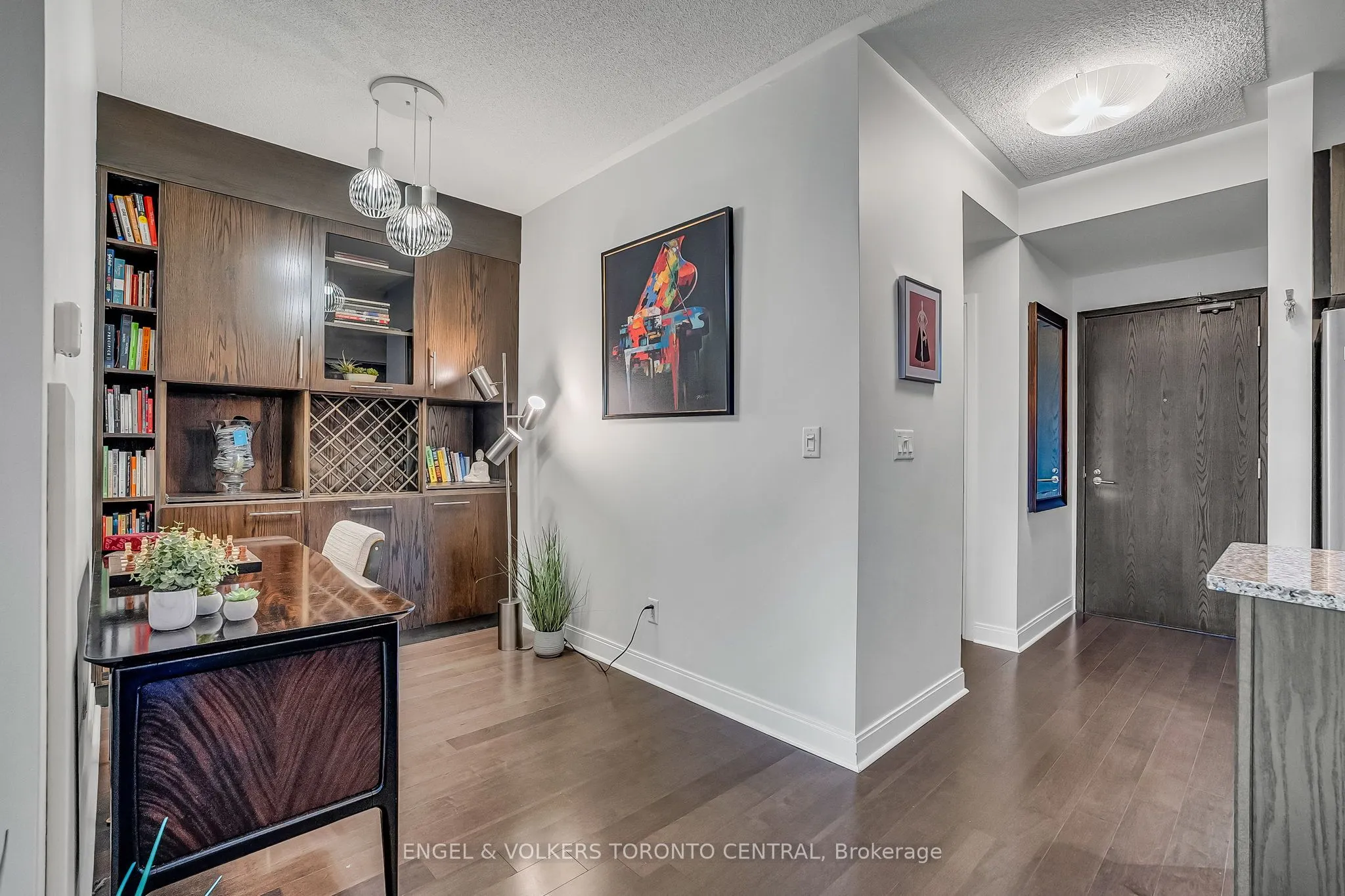 18 Yorkville Avenue, #306