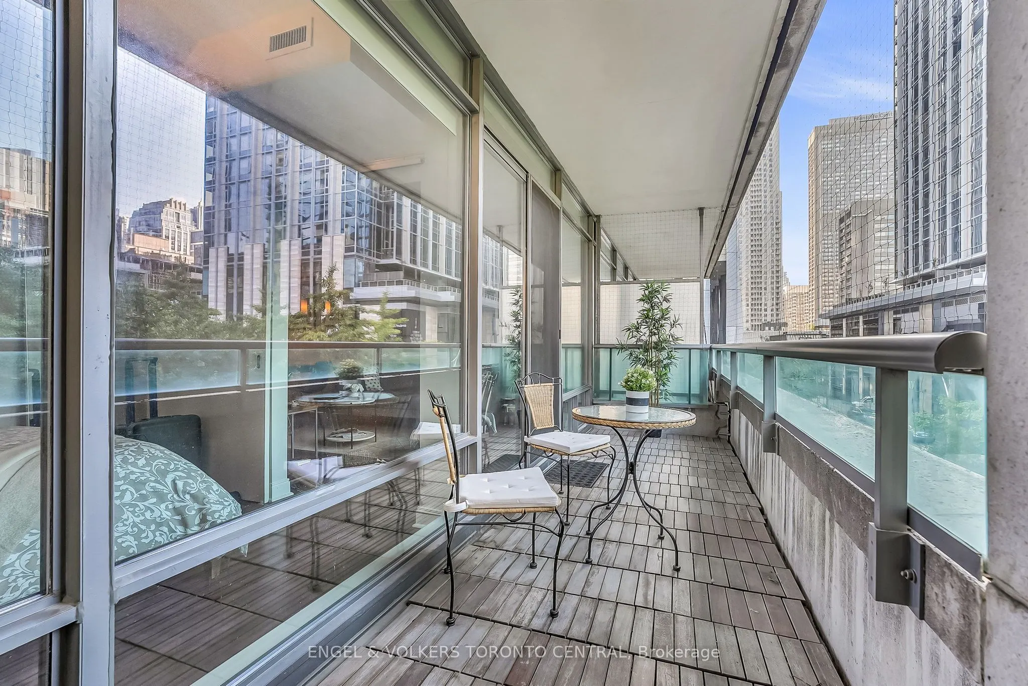 18 Yorkville Avenue, #306