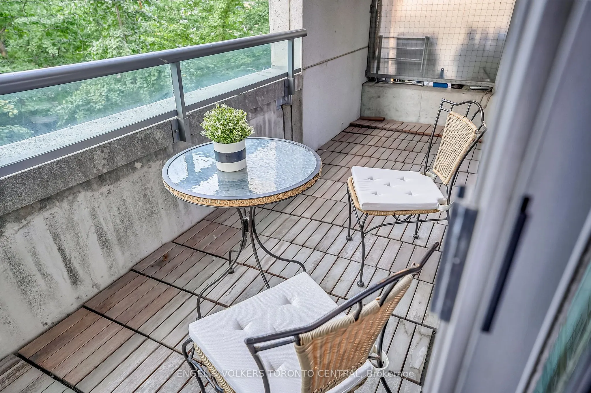 18 Yorkville Avenue, #306
