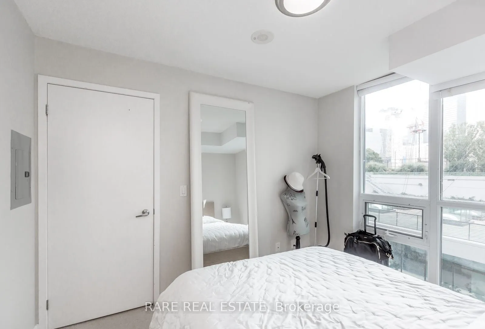 12 Yonge Street N, #501