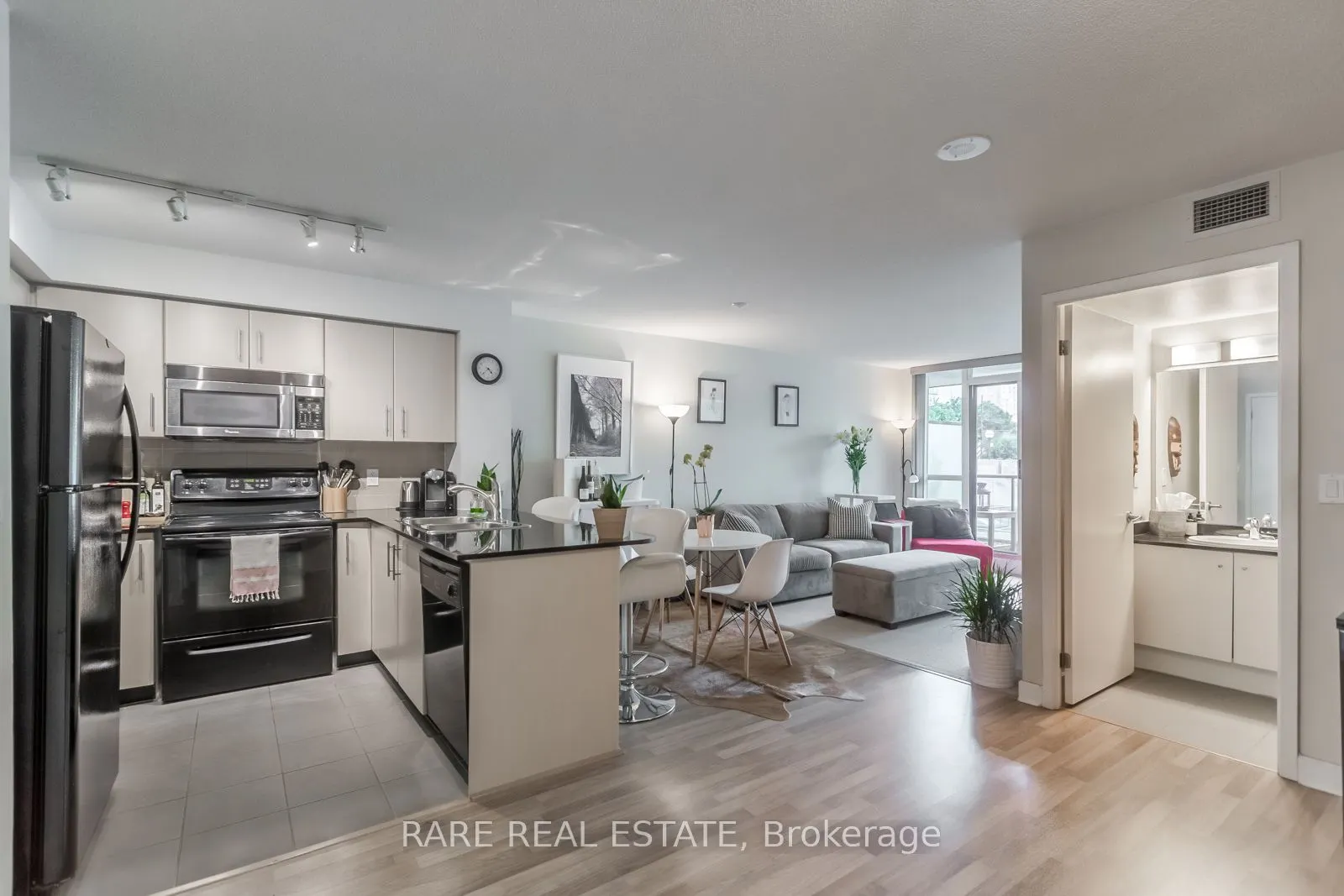 12 Yonge Street N, #501