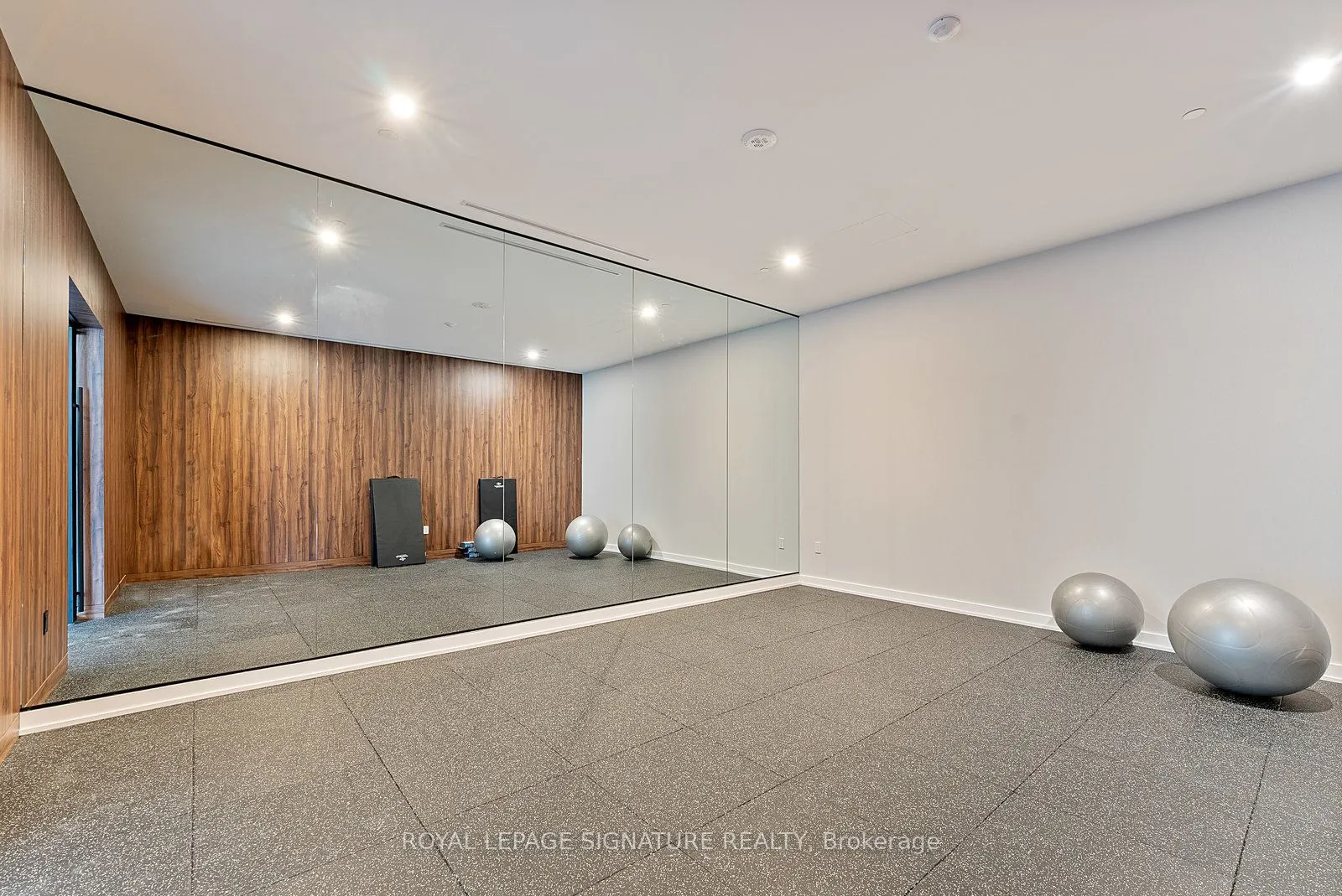 1 Kyle Lowry Road, #321