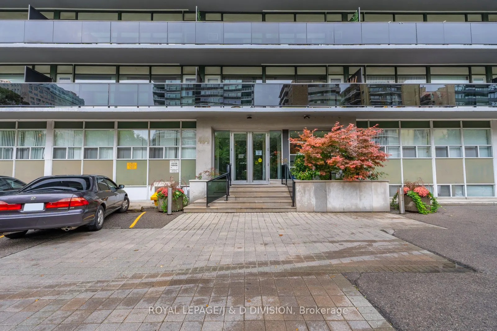 494 Avenue Road, #125