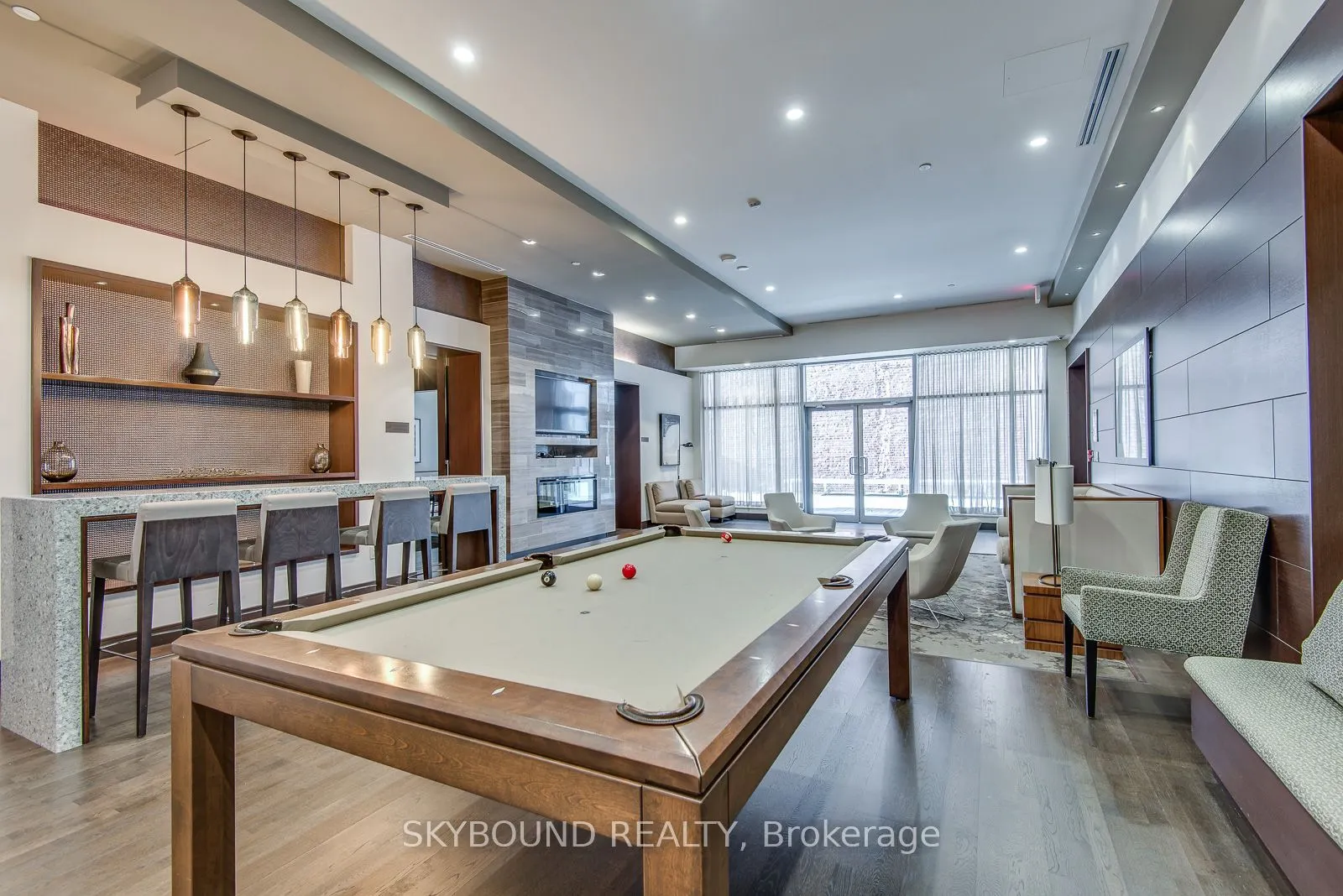 55 Front Street E, #323