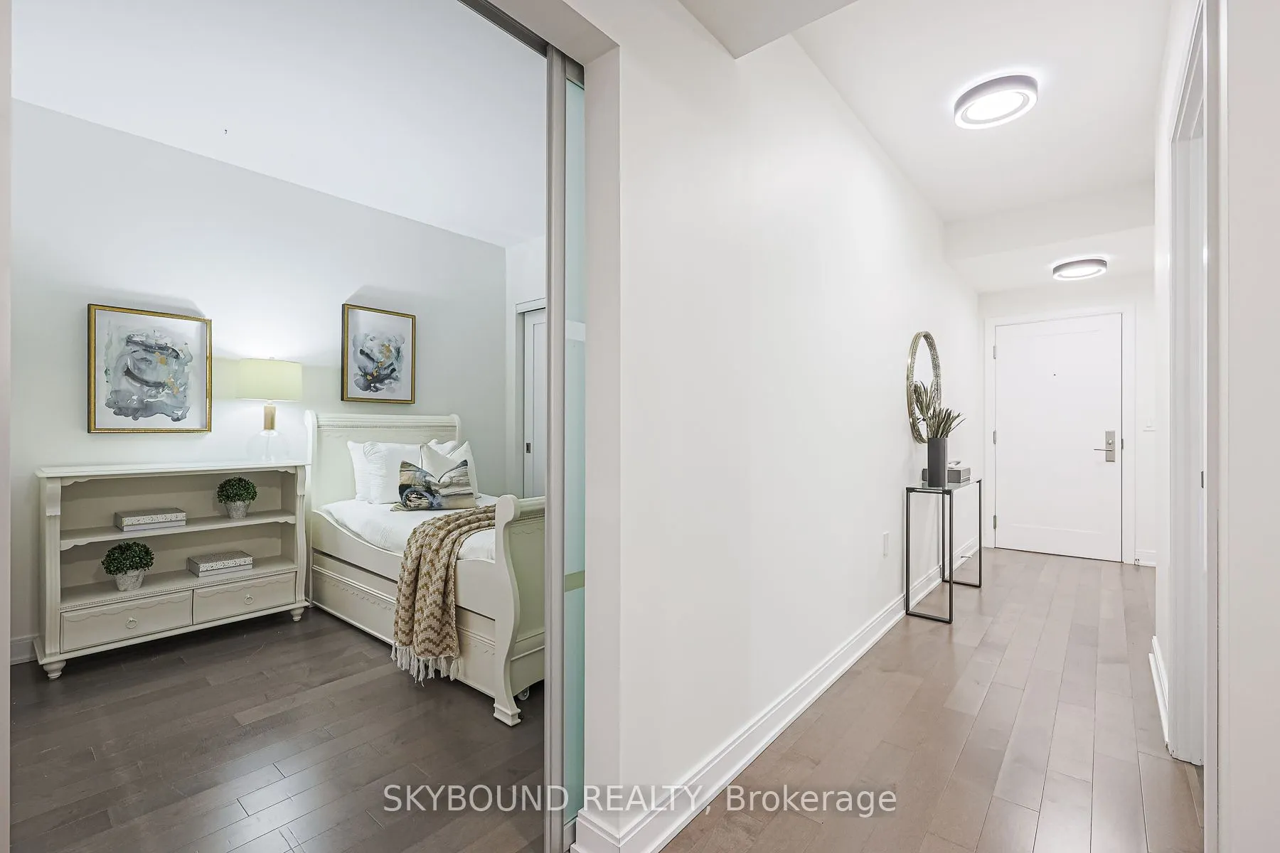 55 Front Street E, #323