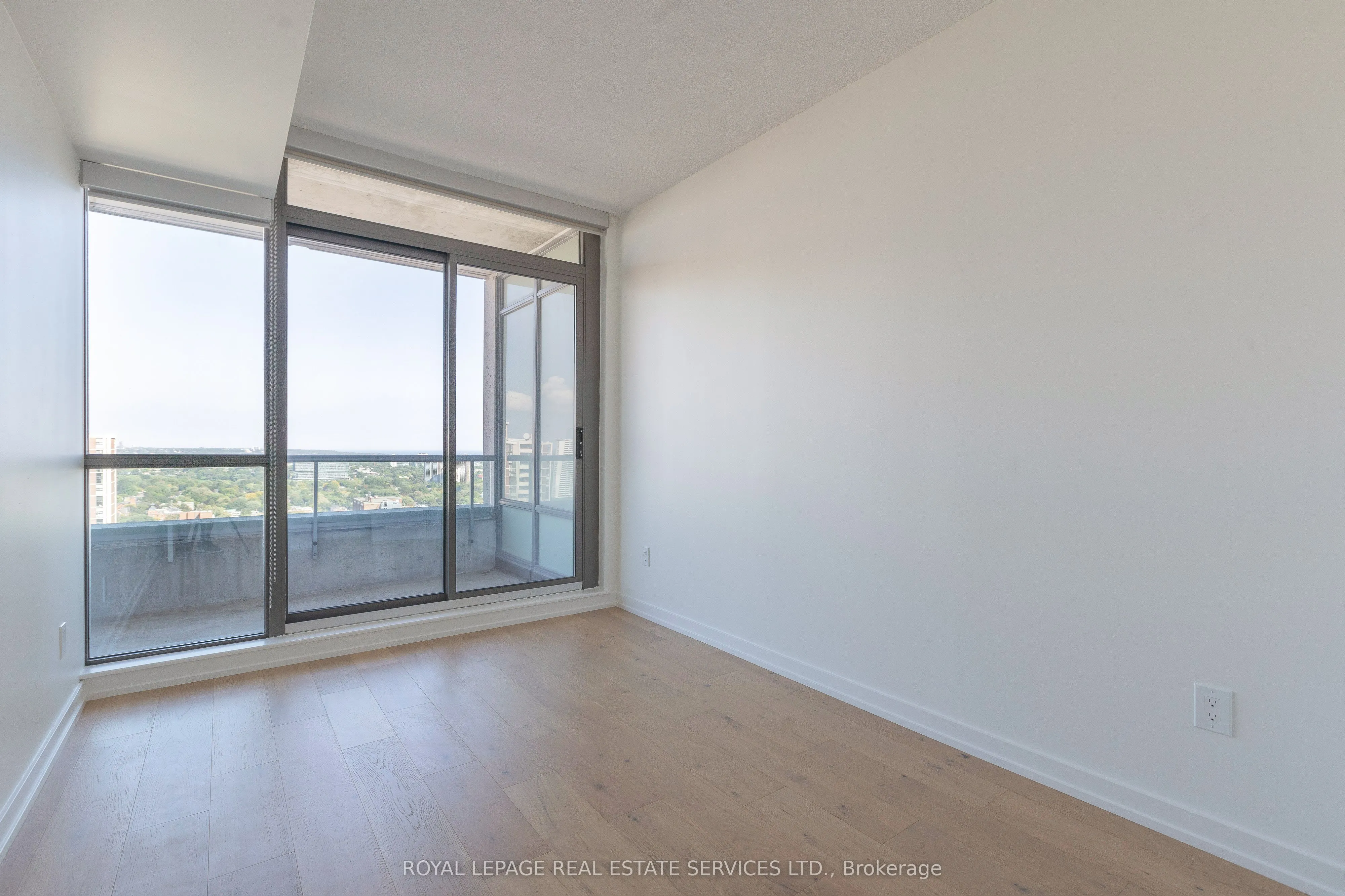 281 Mutual Street, #2806