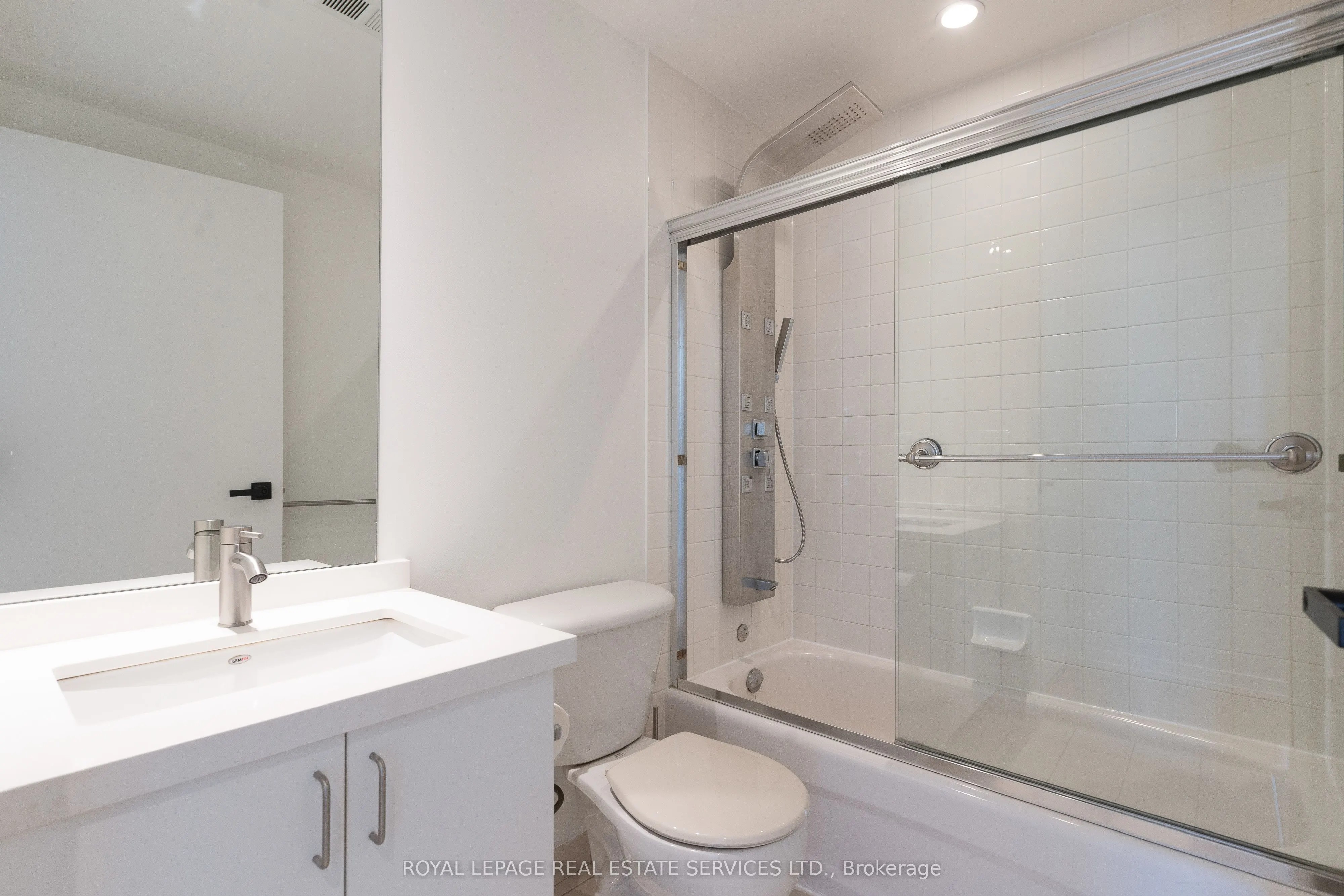 281 Mutual Street, #2806