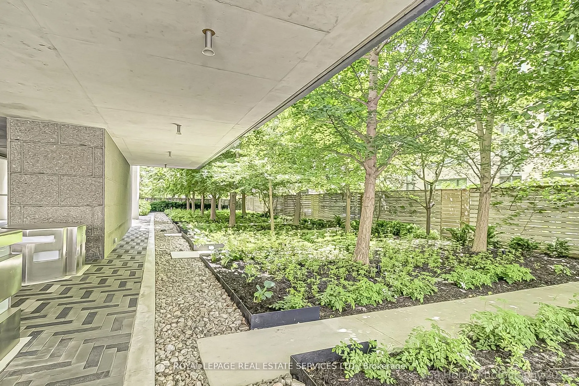 281 Mutual Street, #2806