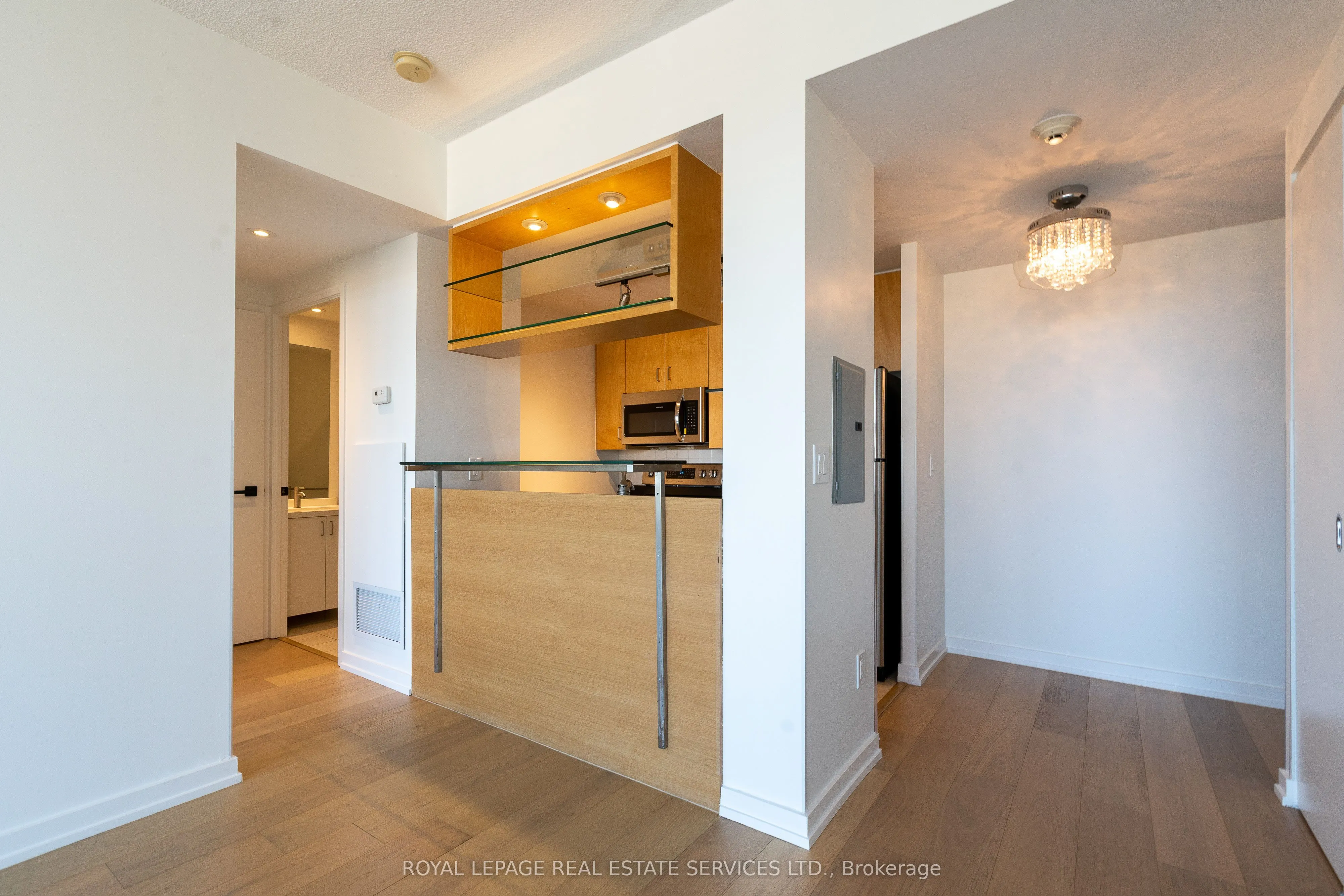 281 Mutual Street, #2806