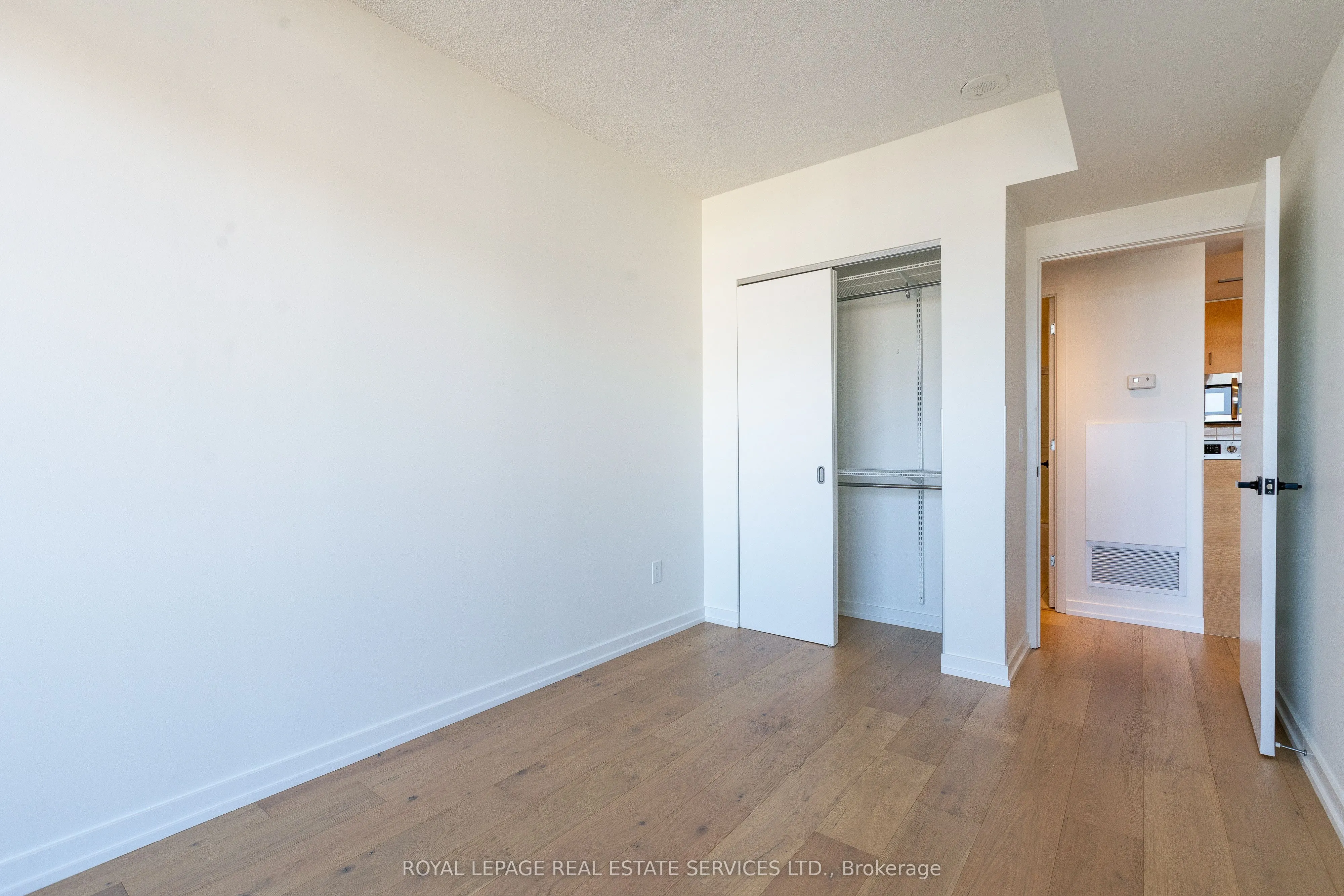 281 Mutual Street, #2806