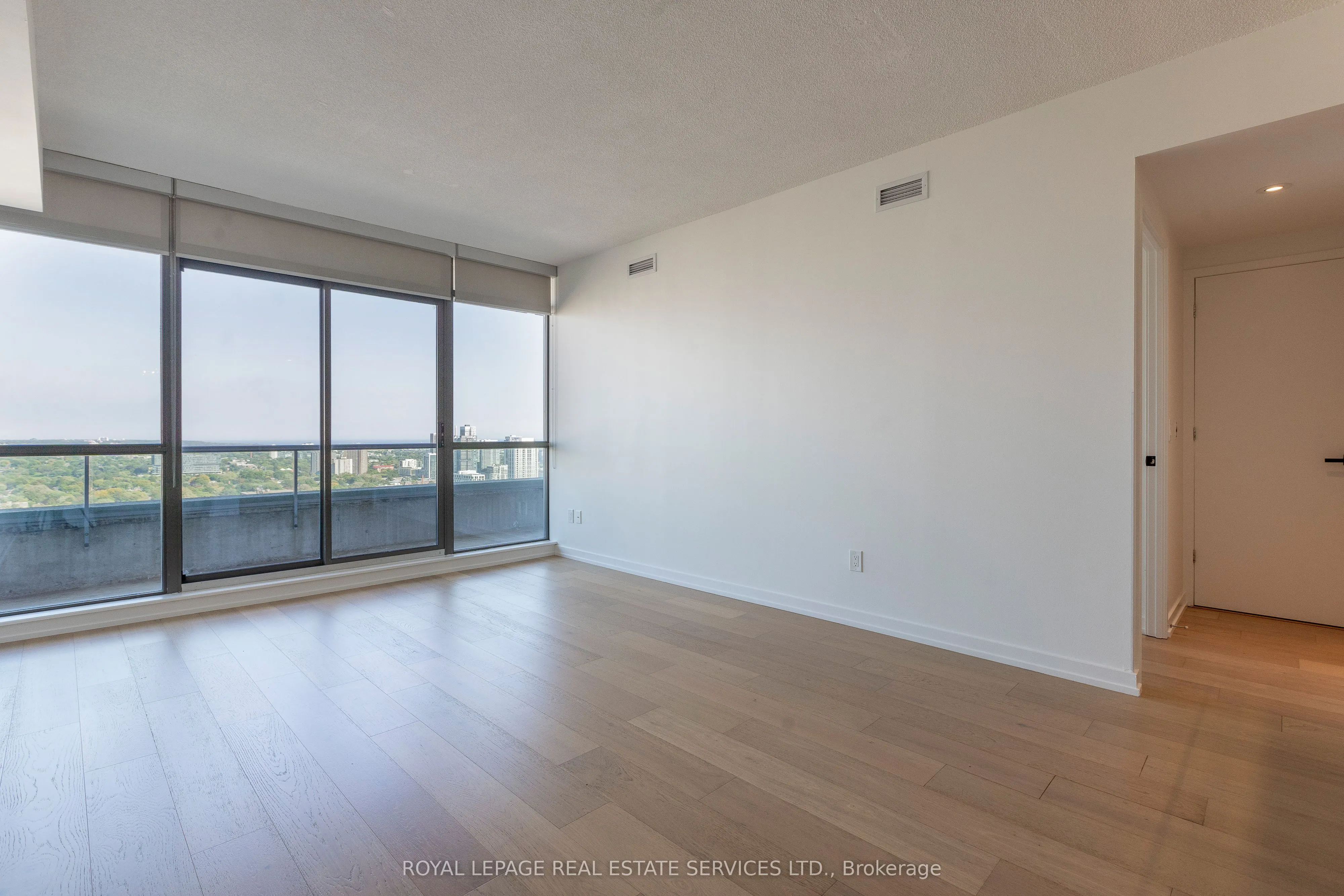 281 Mutual Street, #2806