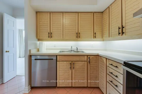 1177 Yonge Street, #602