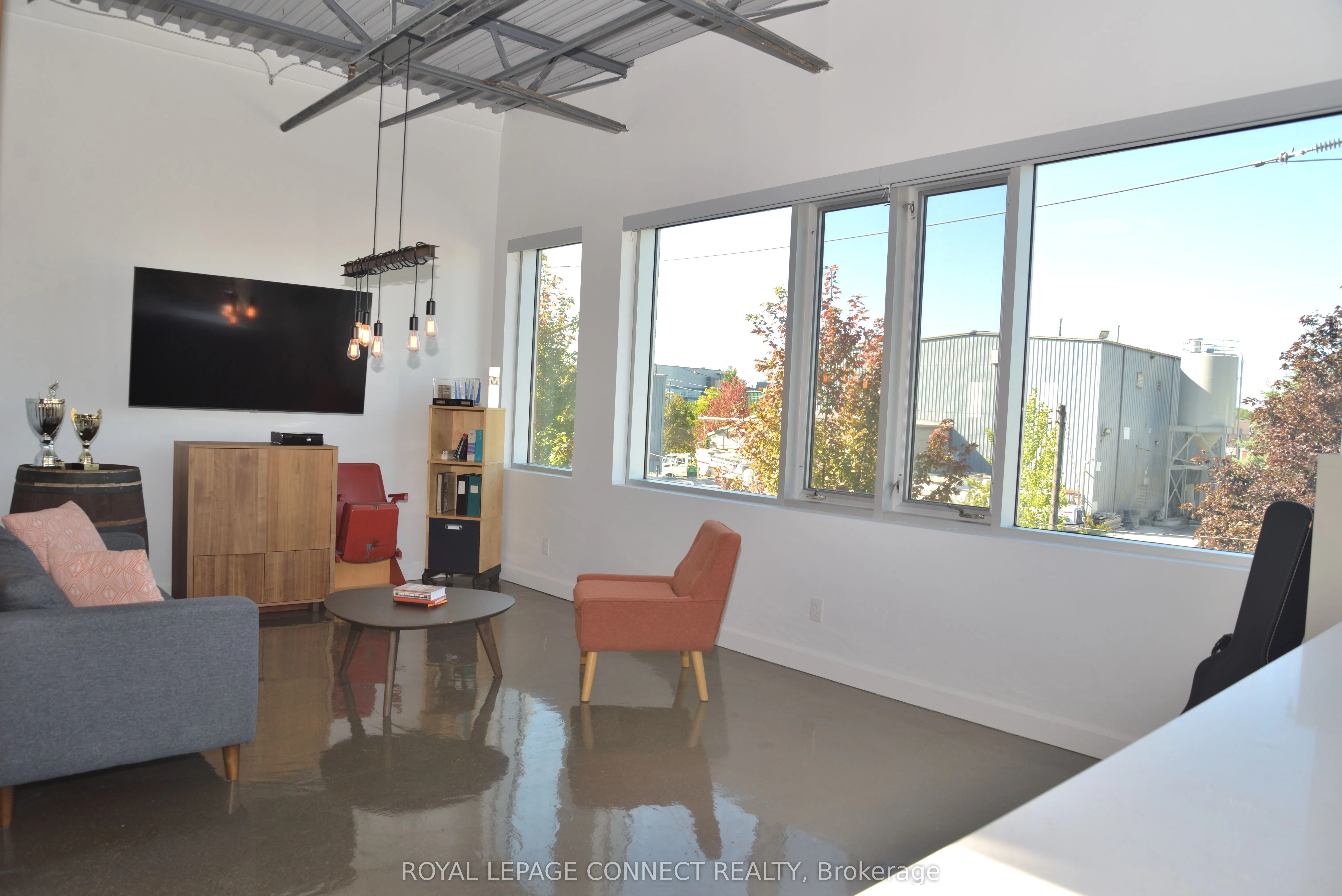 41 Industrial Street, #208