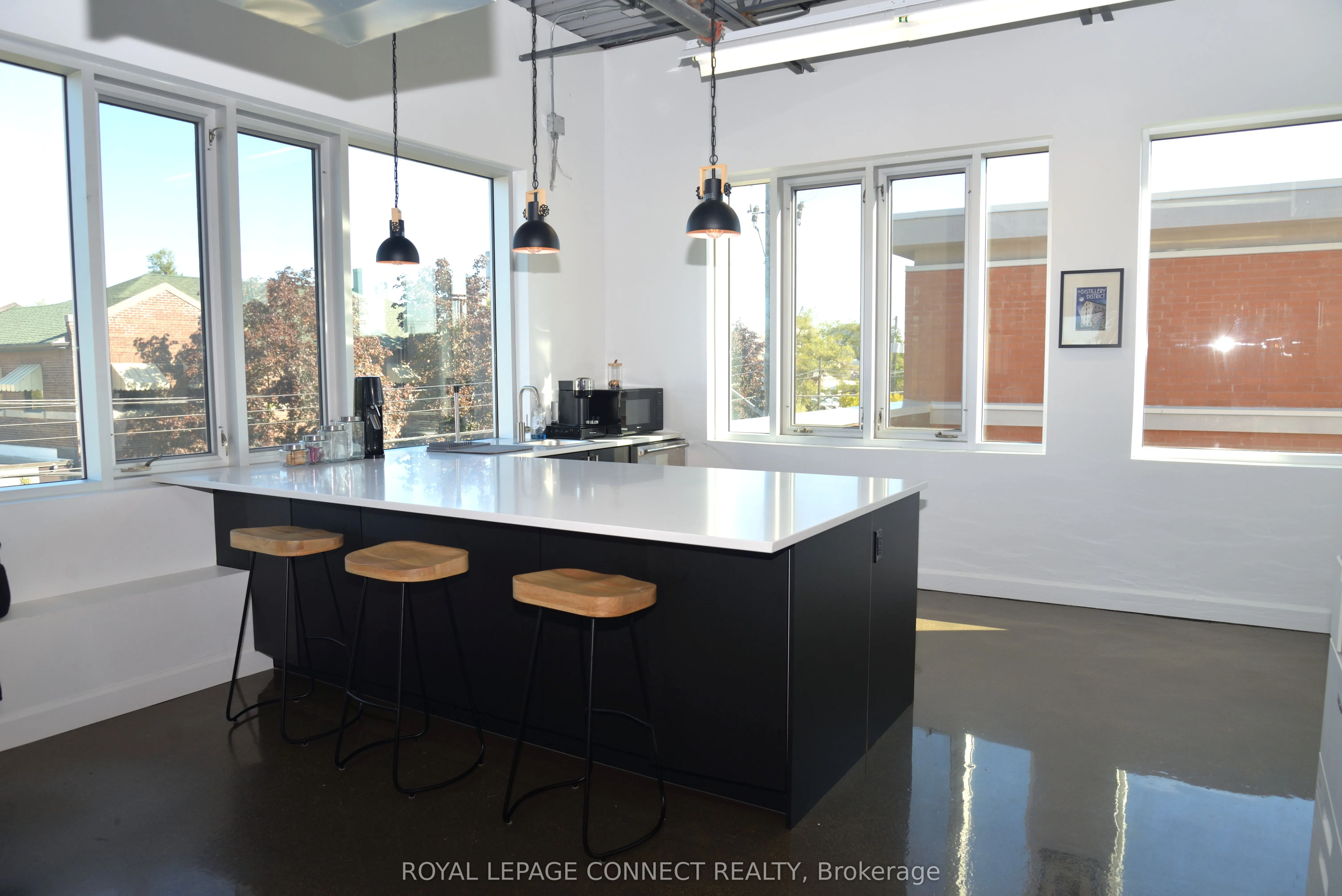 41 Industrial Street, #208
