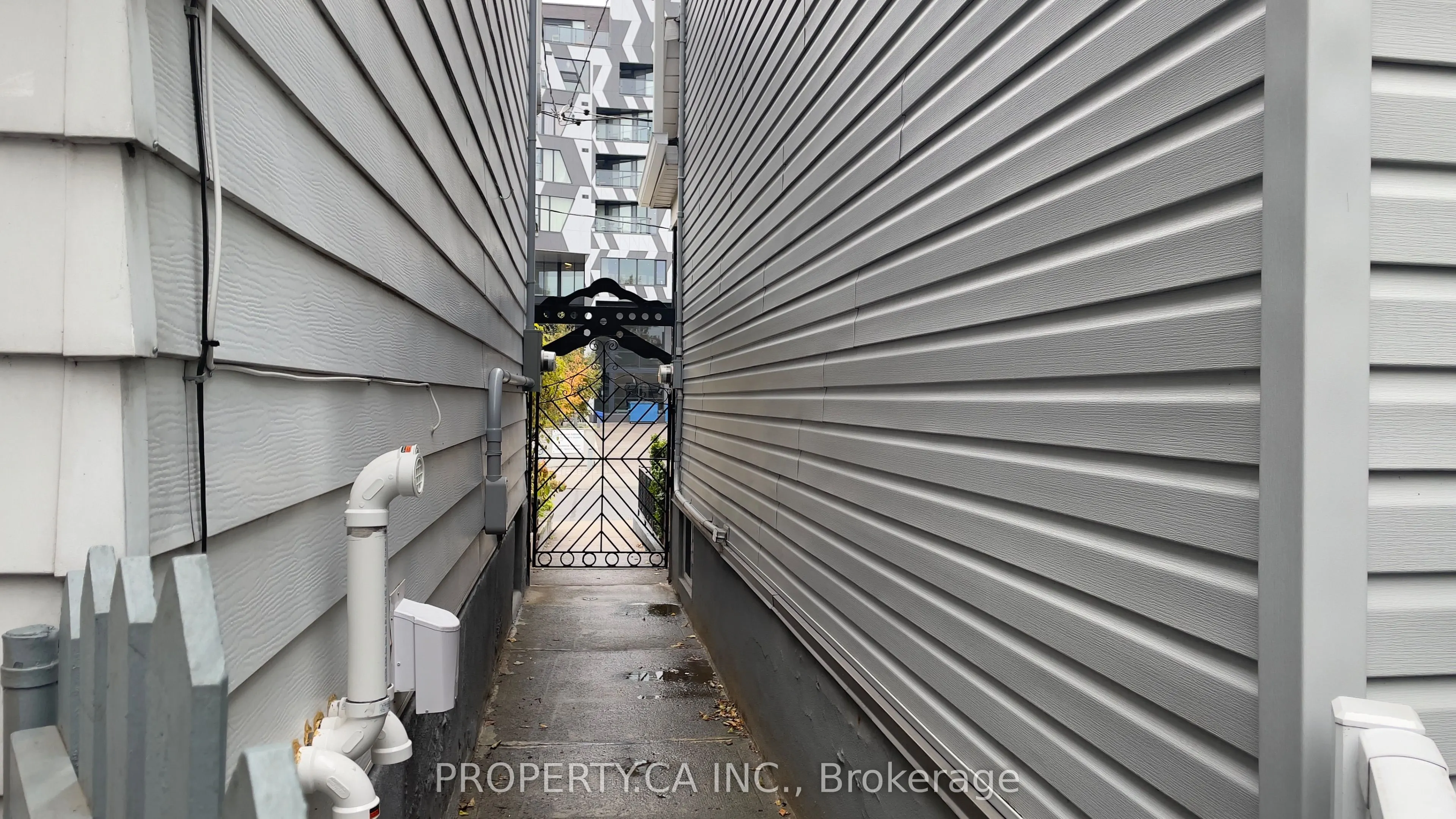 143 St Helen's Avenue, ##Lower