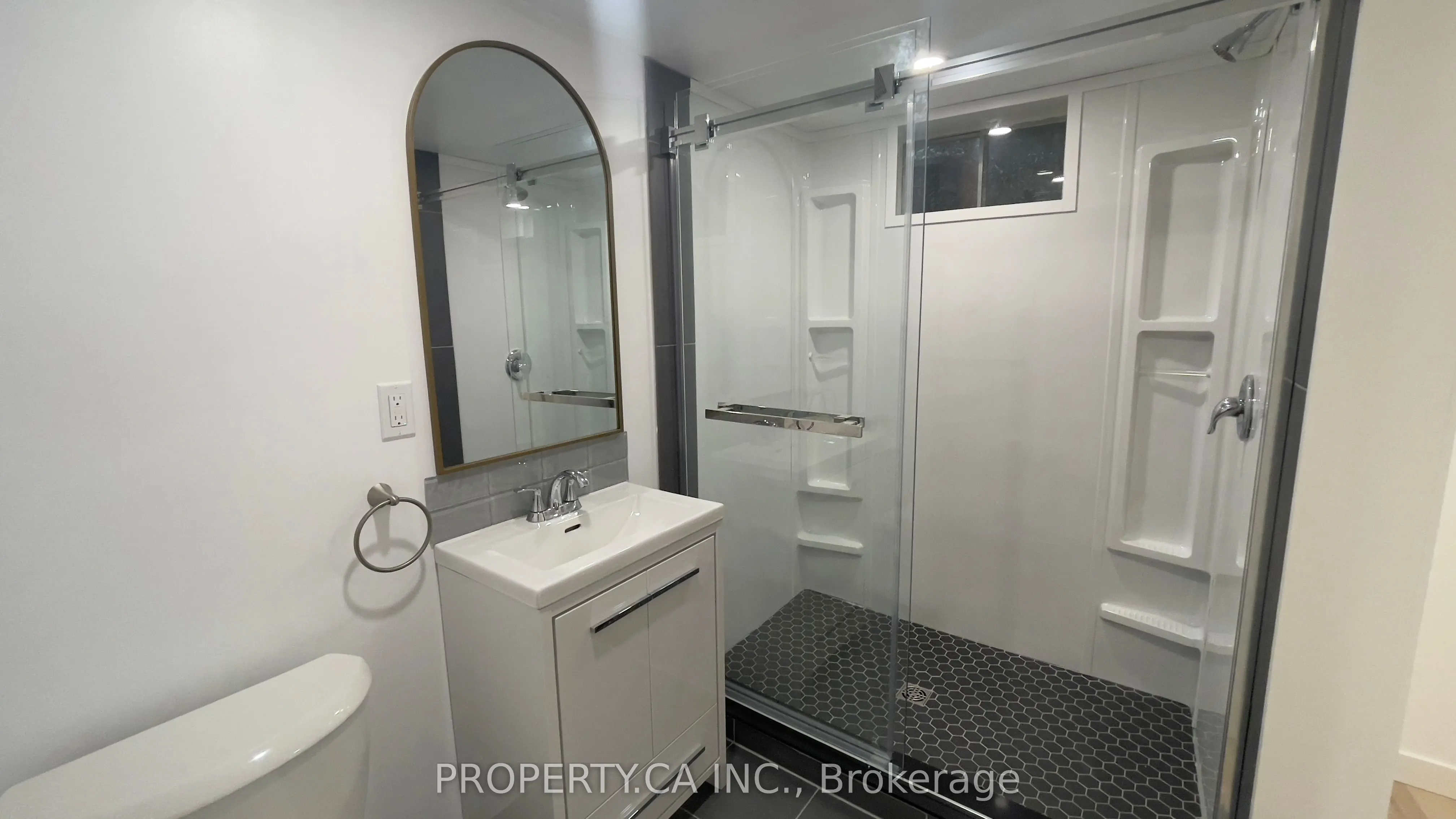 143 St Helen's Avenue, ##Lower