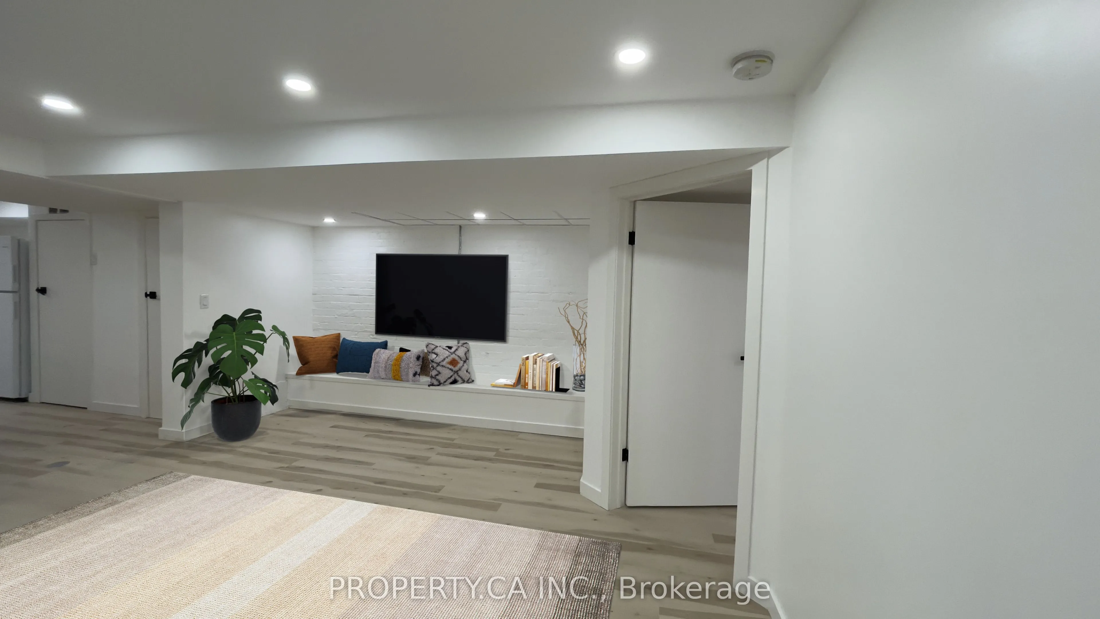 143 St Helen's Avenue, ##Lower