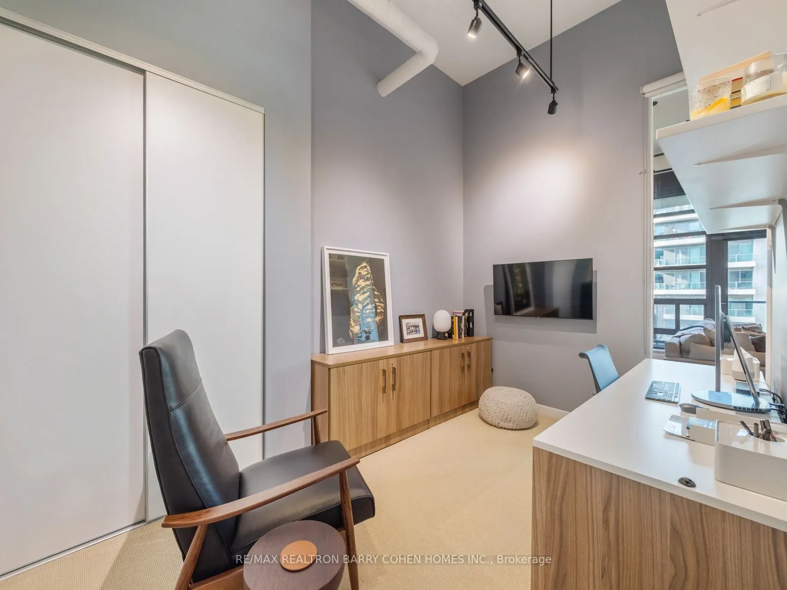 380 Macpherson Avenue, #307