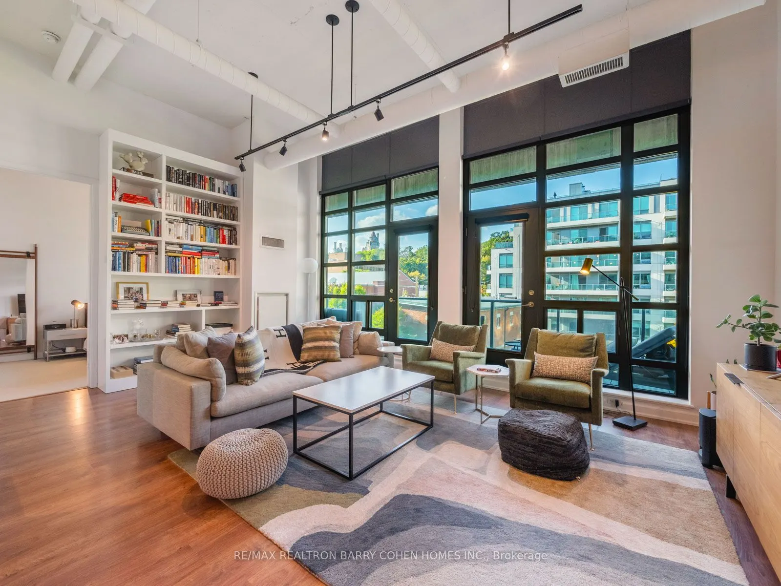 380 Macpherson Avenue, #307