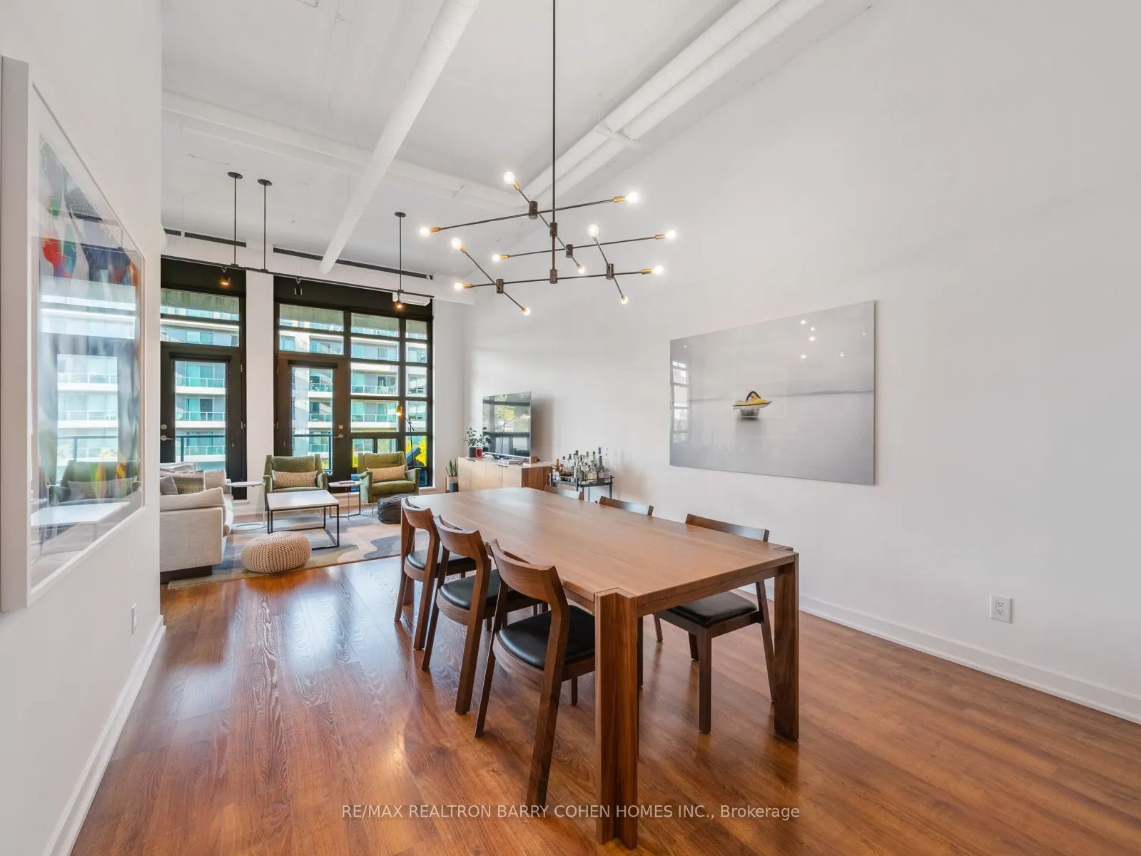 380 Macpherson Avenue, #307