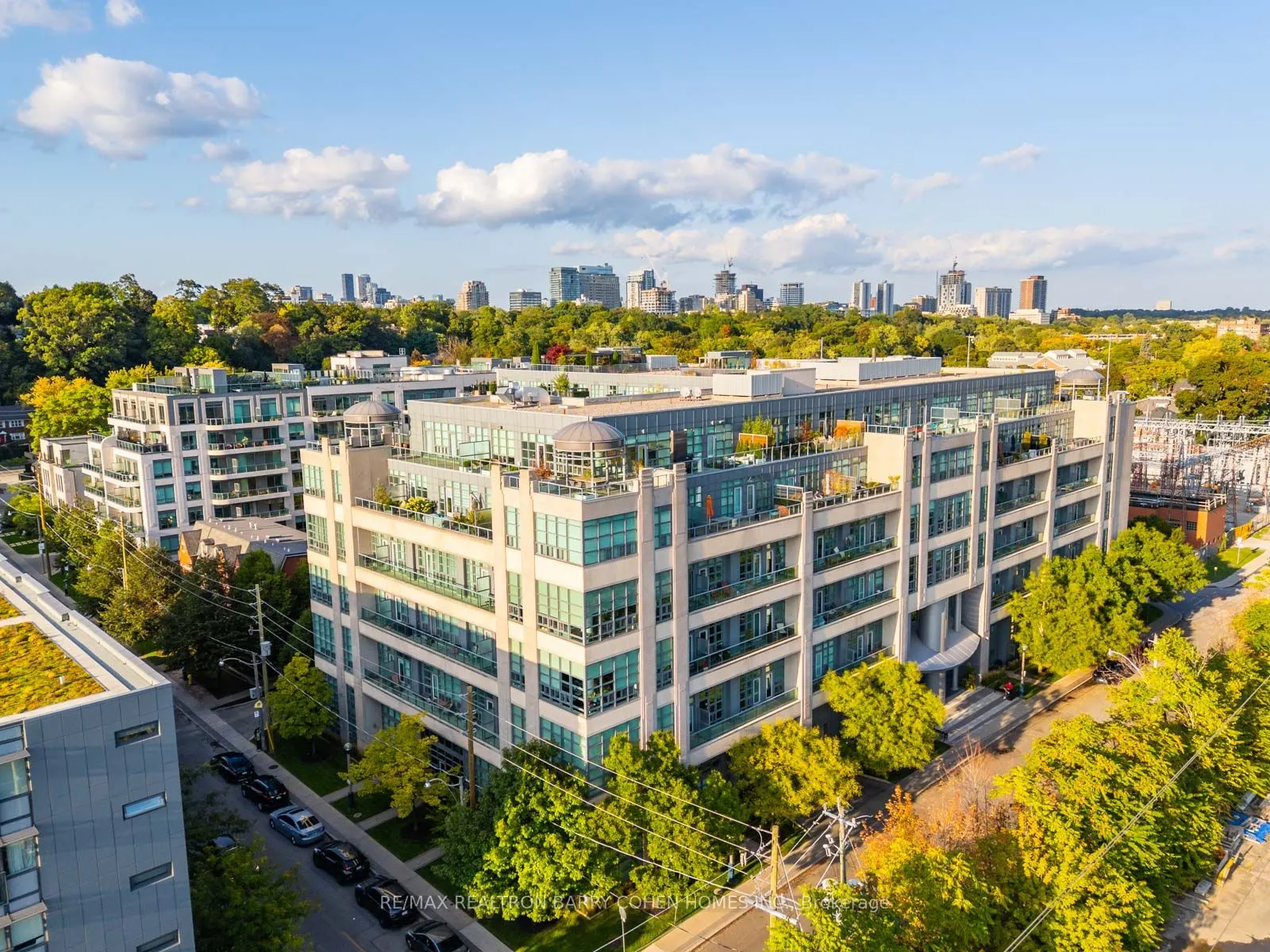380 Macpherson Avenue, #307