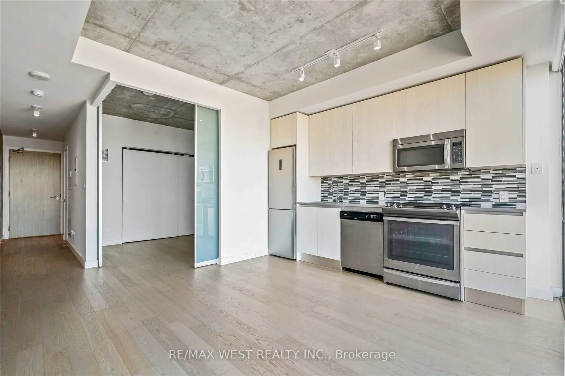 111 Bathurst Street, #1104