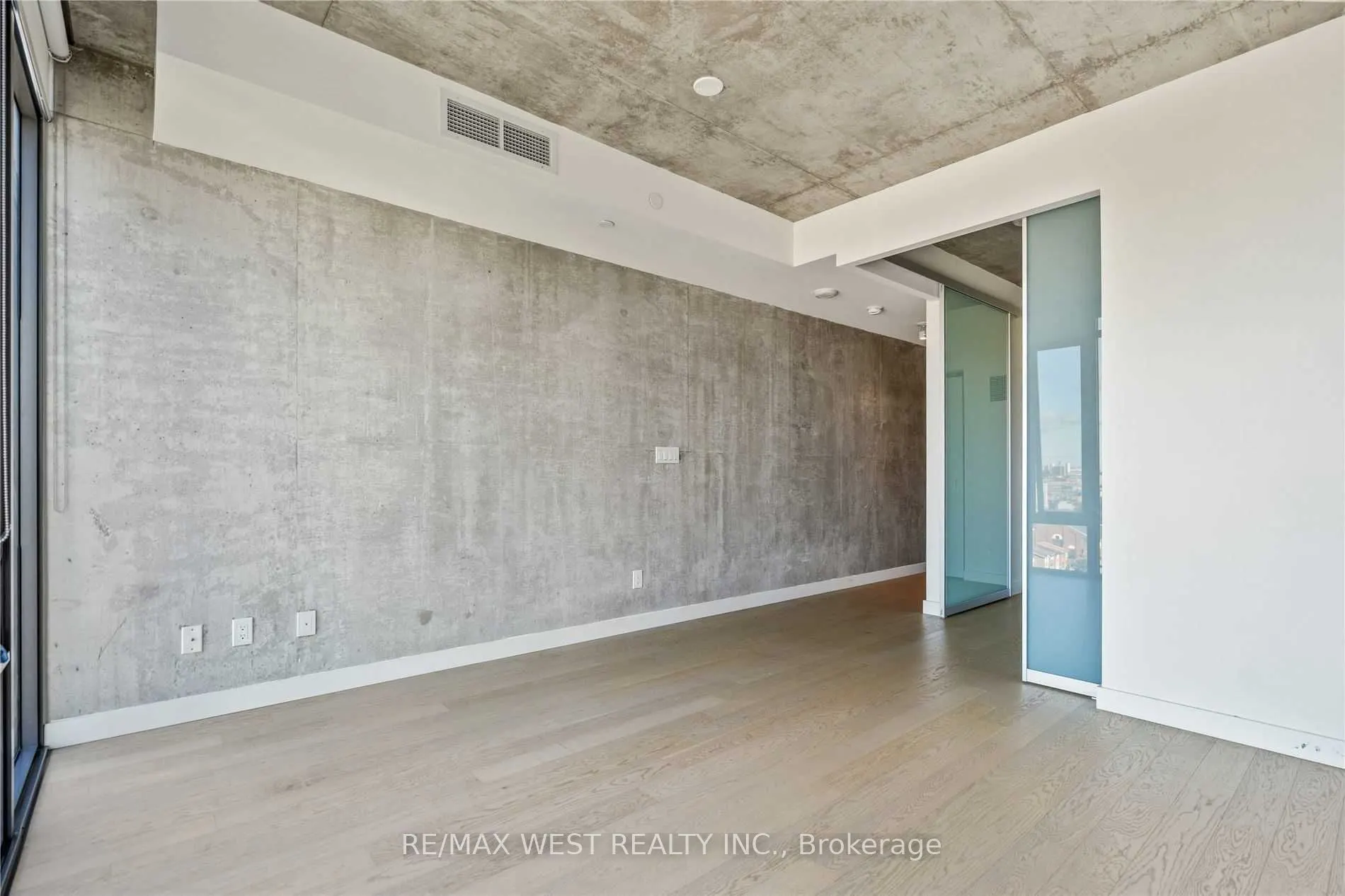 111 Bathurst Street, #1104