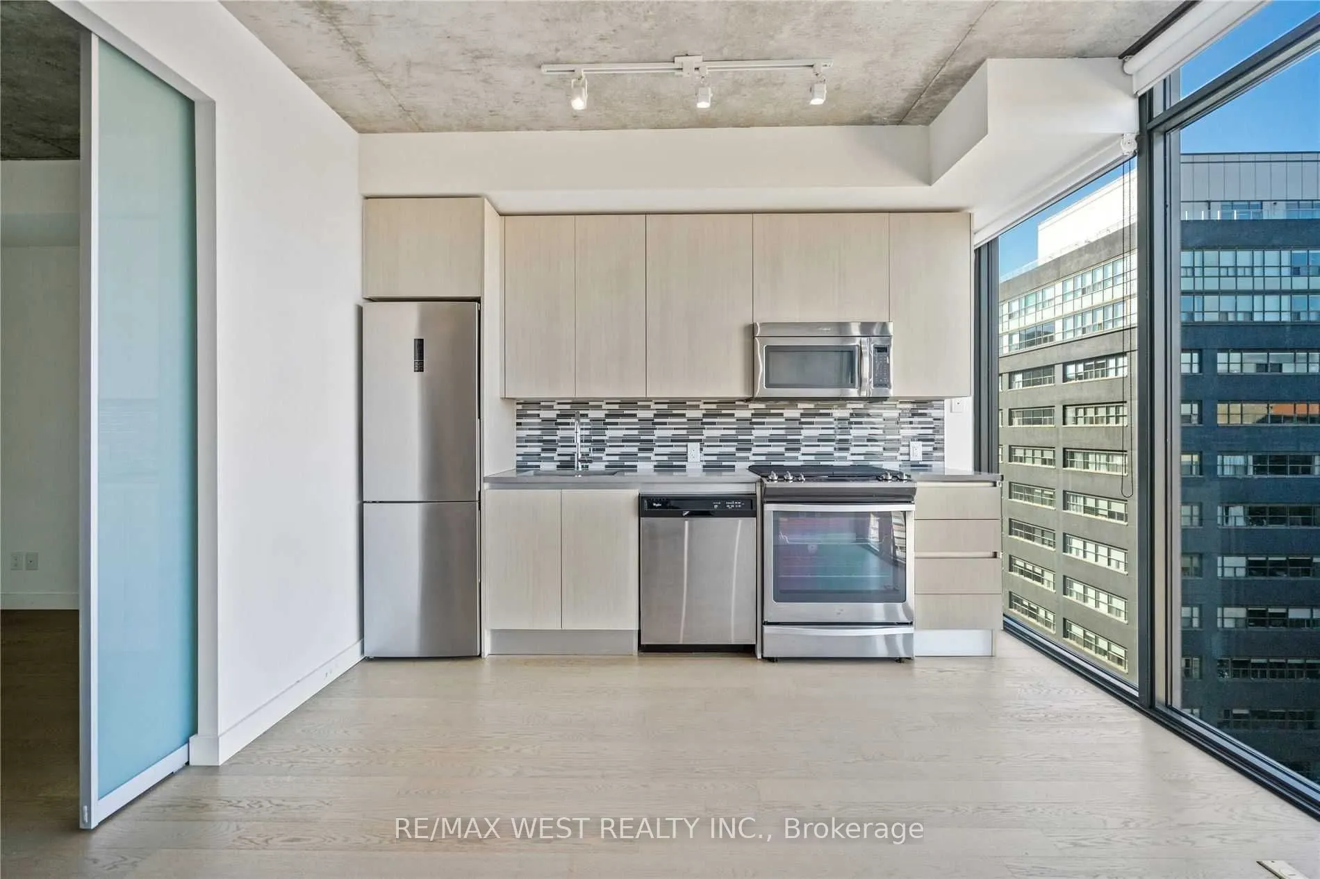 111 Bathurst Street, #1104