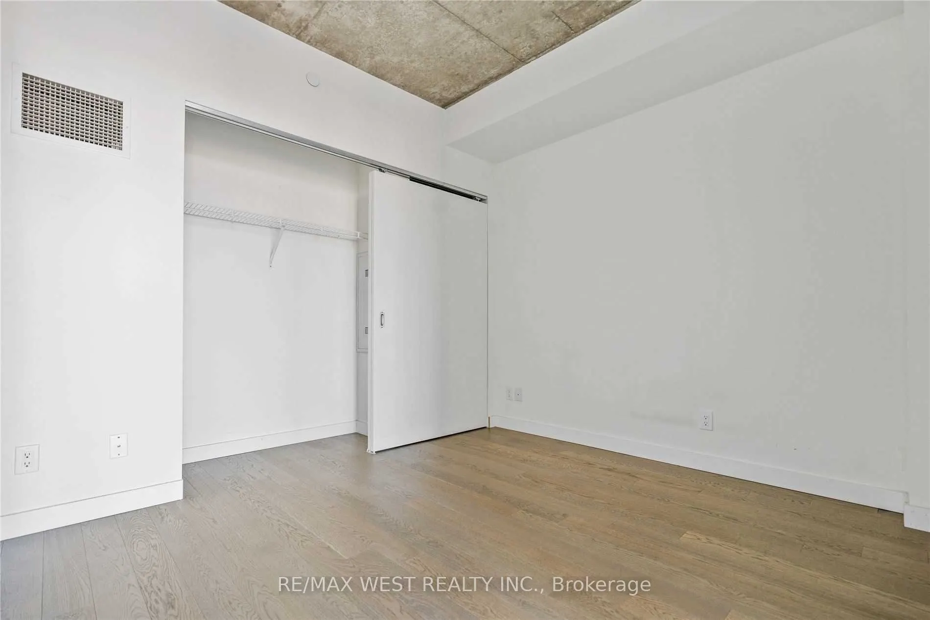 111 Bathurst Street, #1104