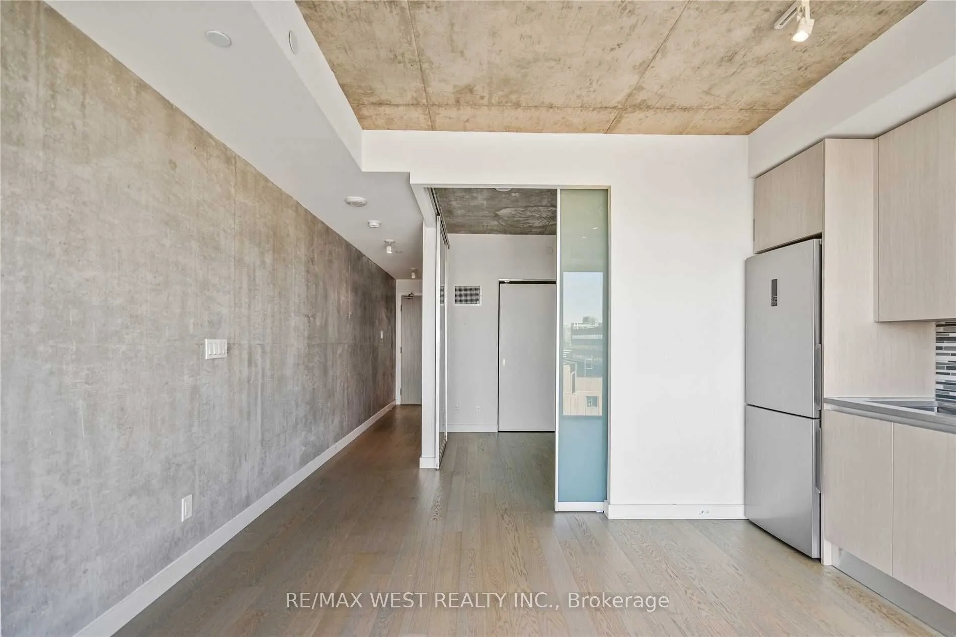 111 Bathurst Street, #1104