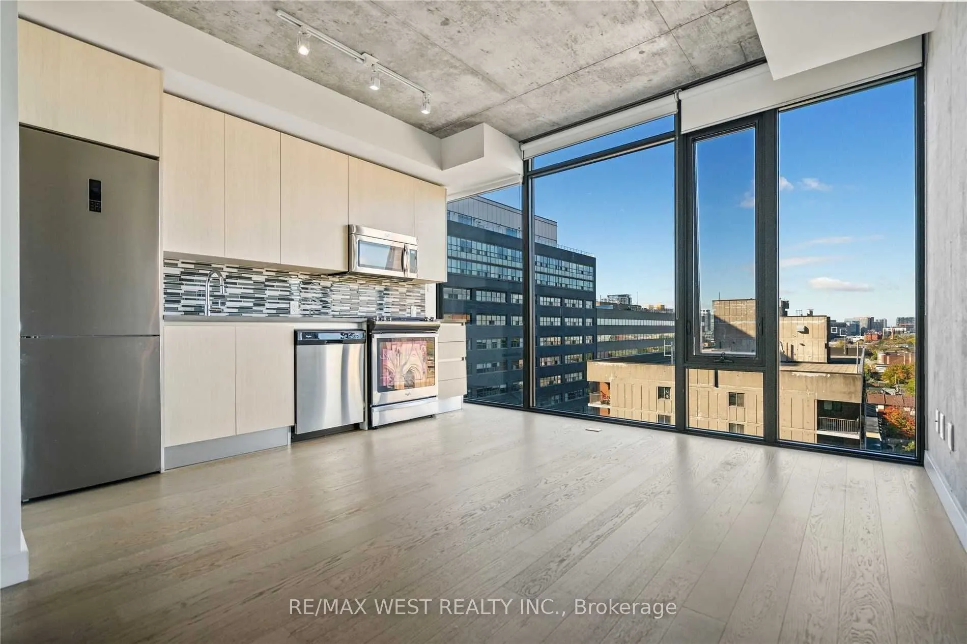 111 Bathurst Street, #1104