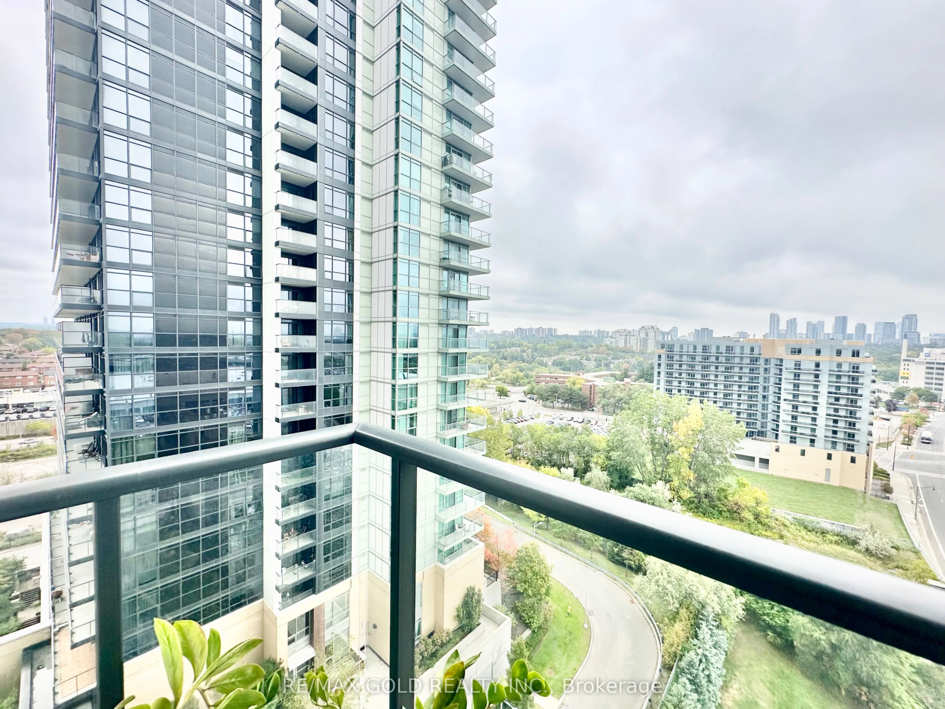 29 Singer Court, #1210