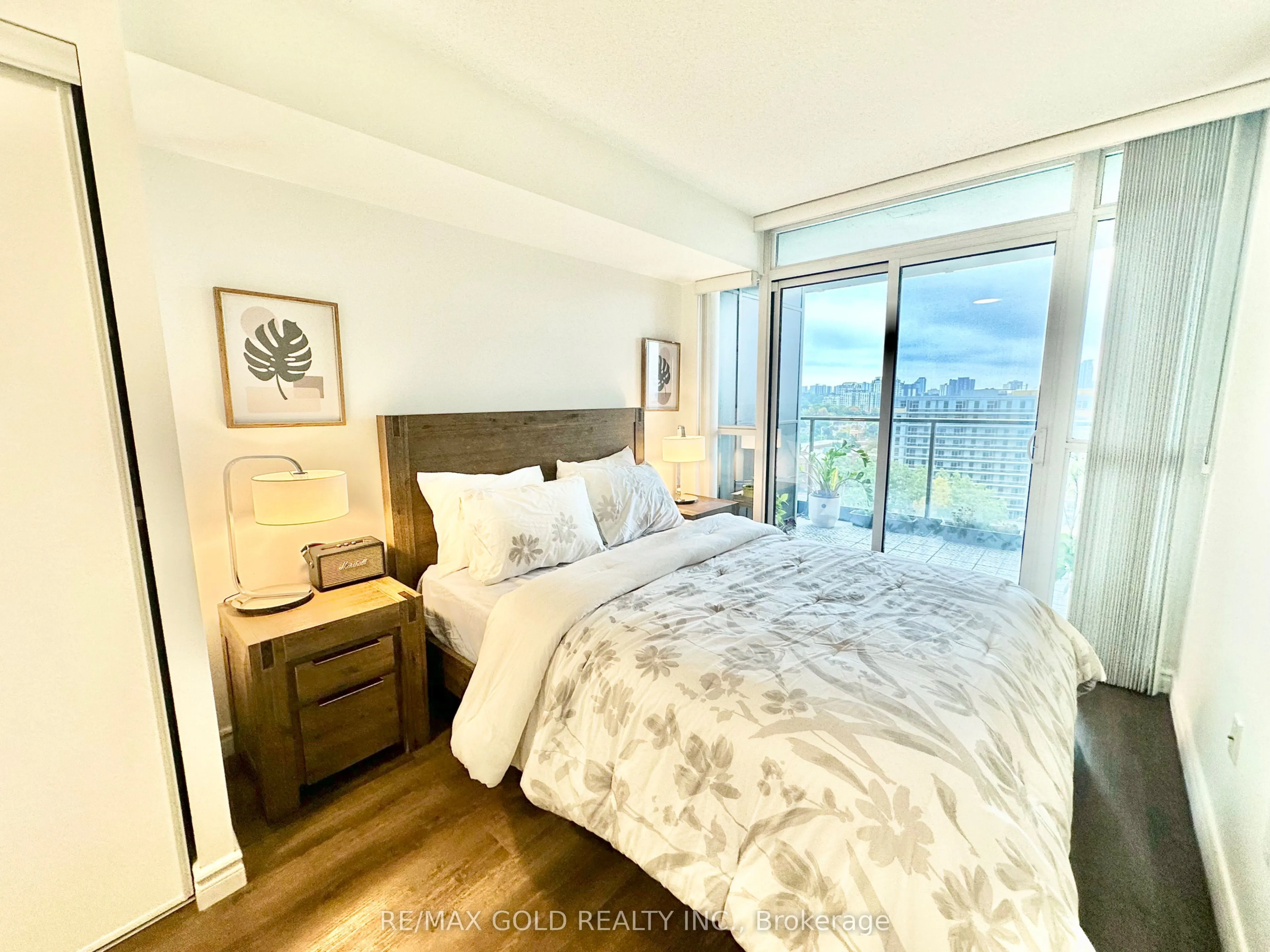29 Singer Court, #1210