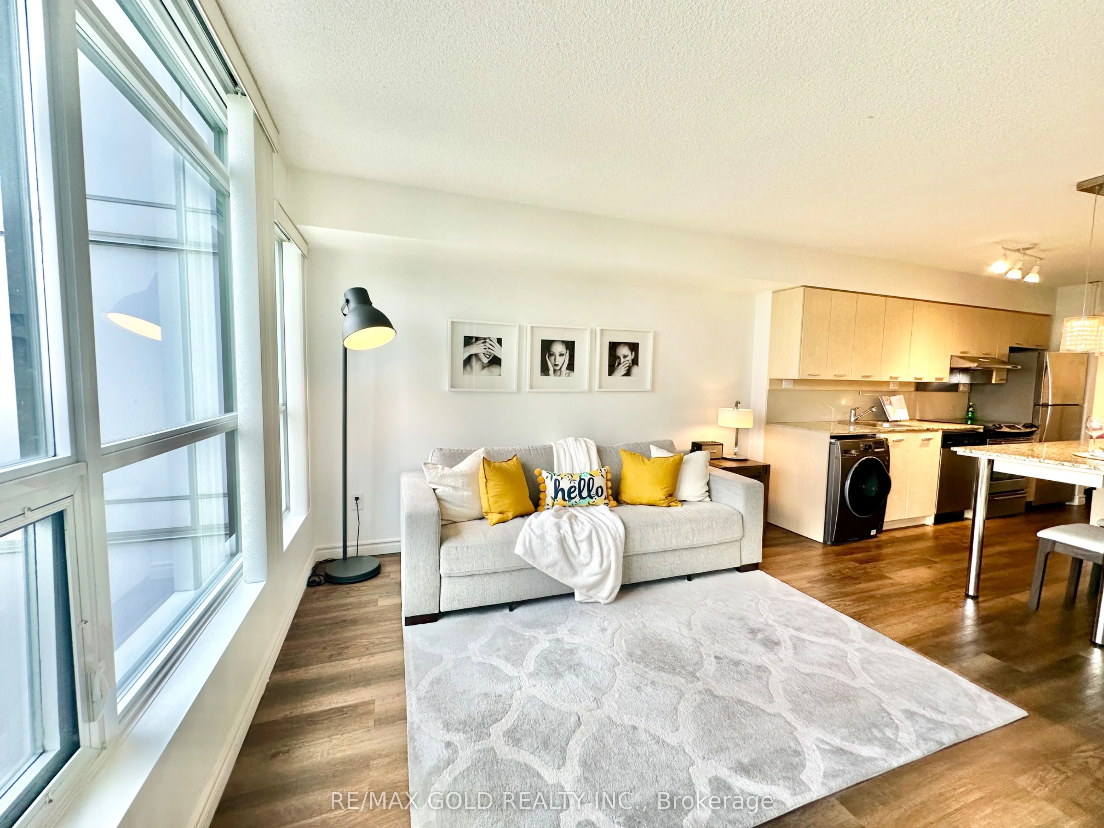 29 Singer Court, #1210