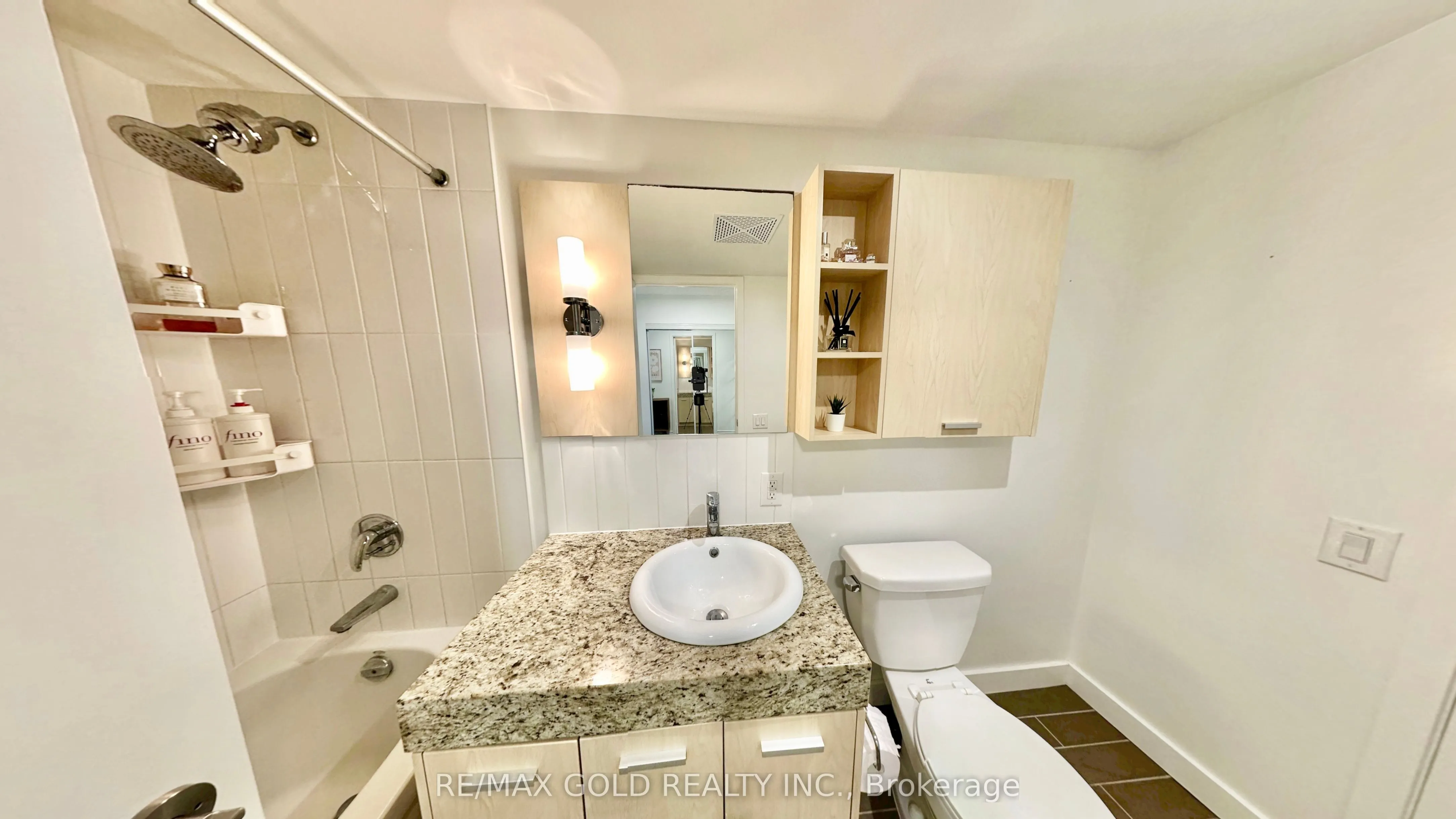 29 Singer Court, #1210