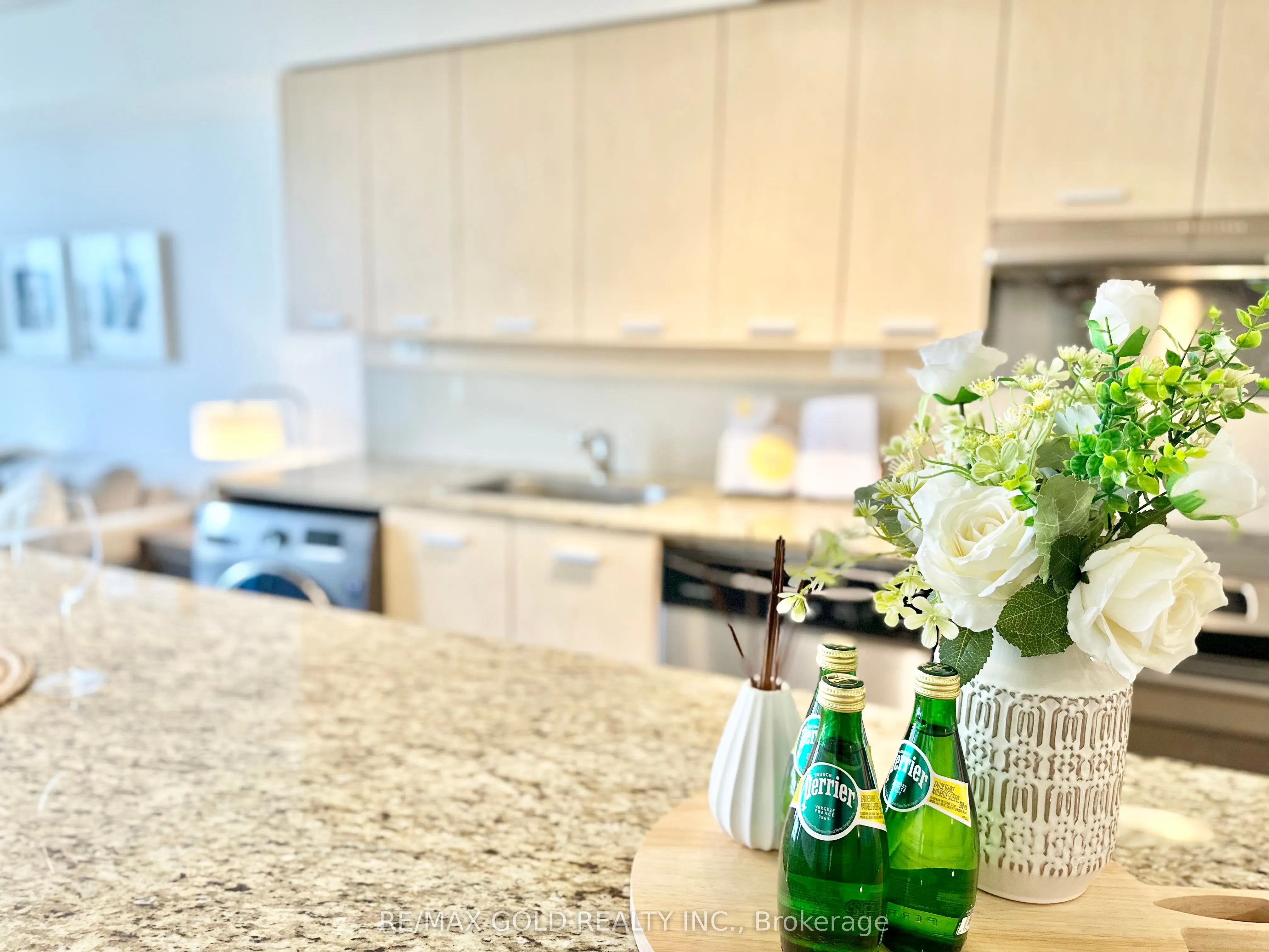 29 Singer Court, #1210