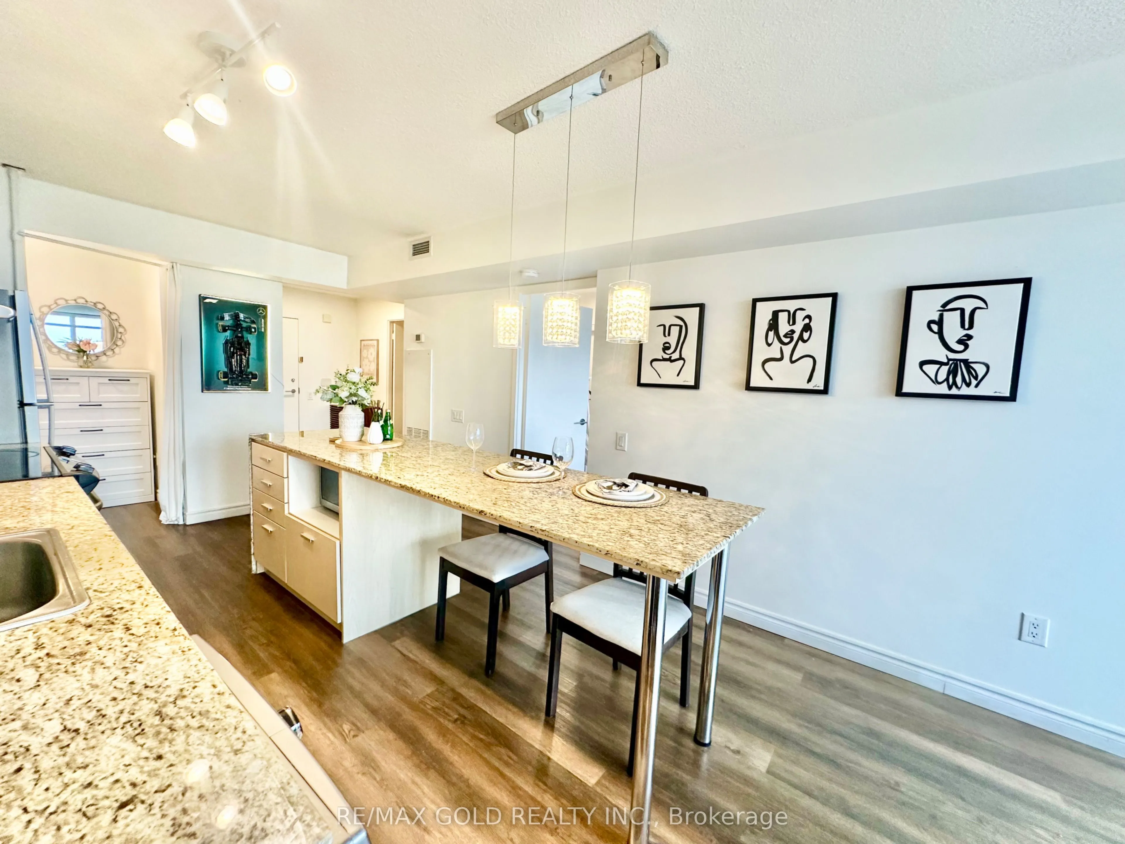 29 Singer Court, #1210