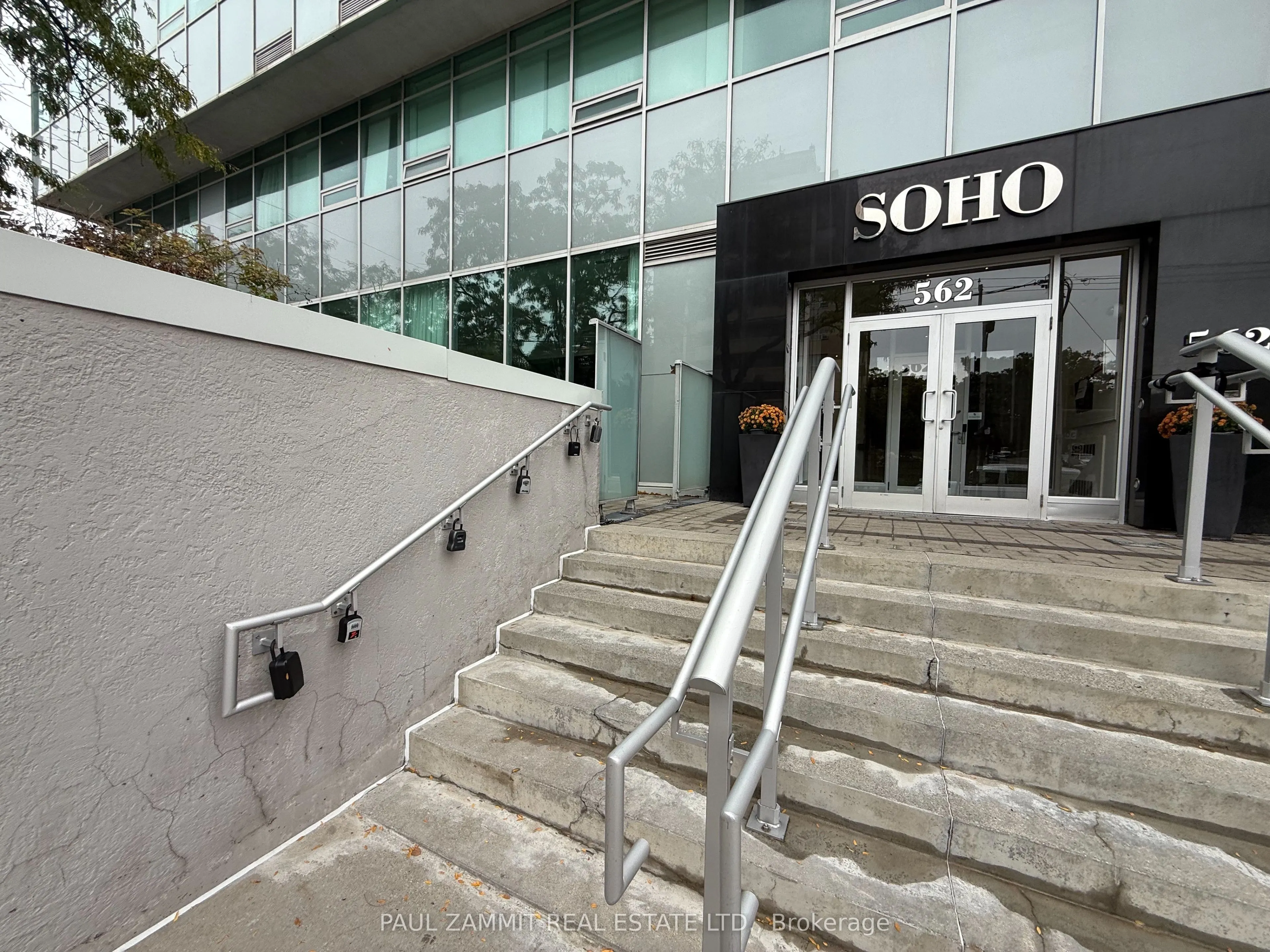 562 Eglinton Avenue E, #402