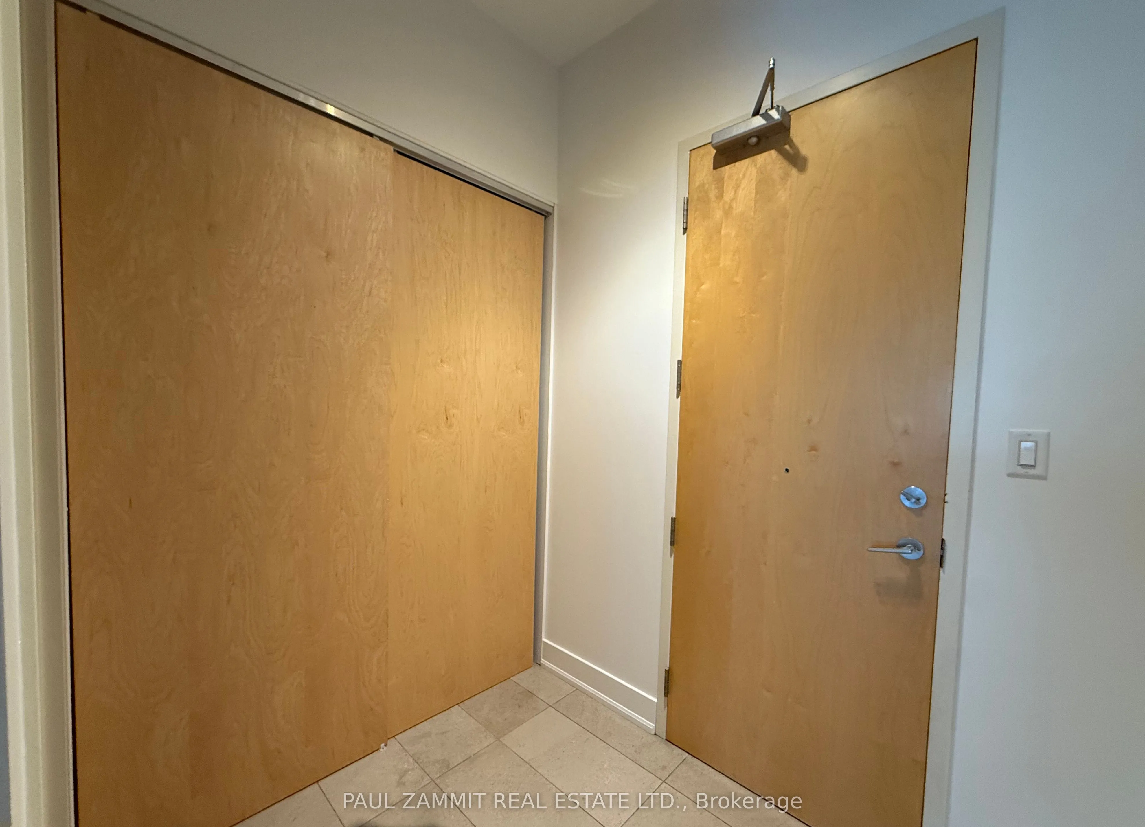 562 Eglinton Avenue E, #402