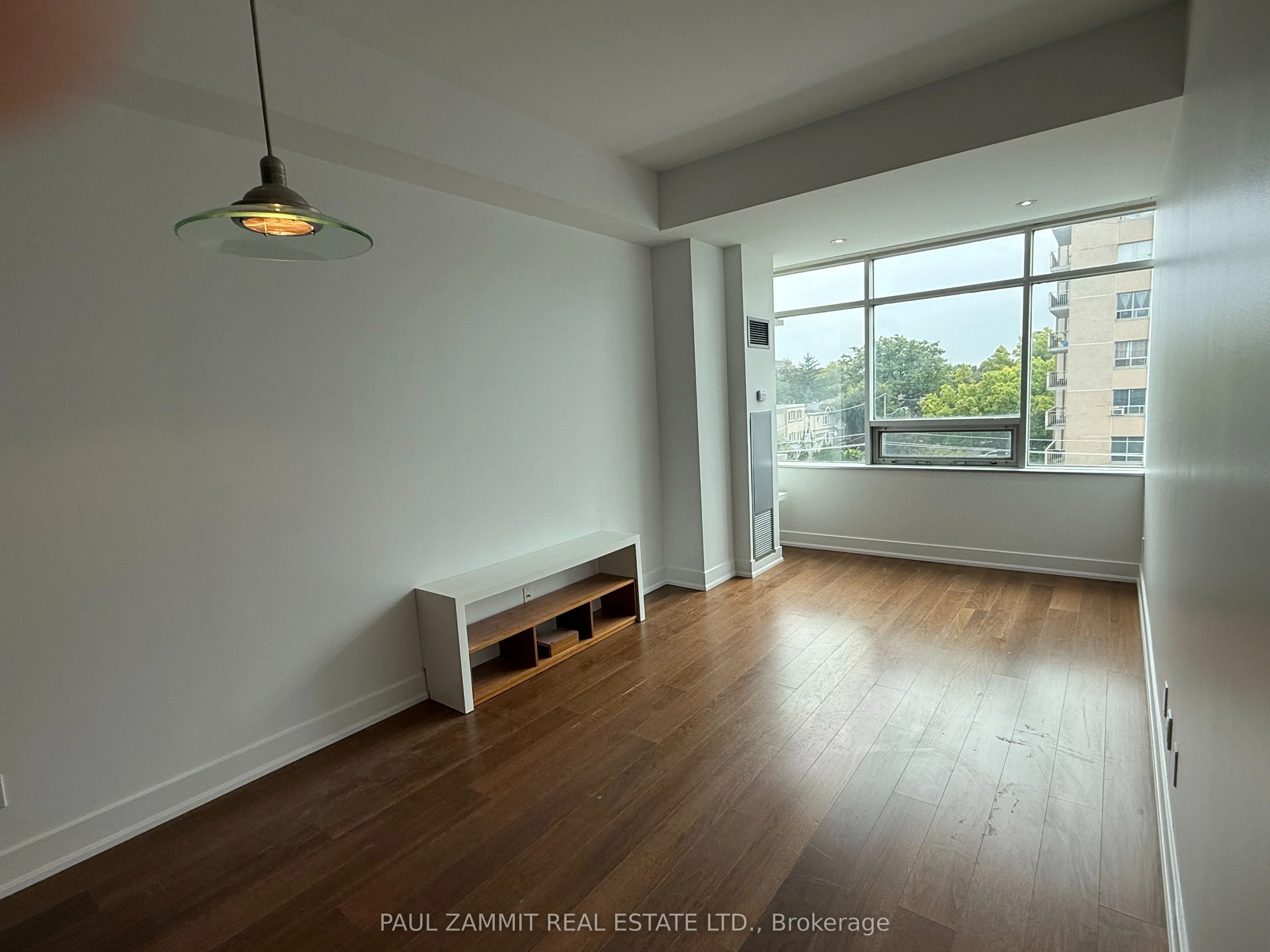 562 Eglinton Avenue E, #402